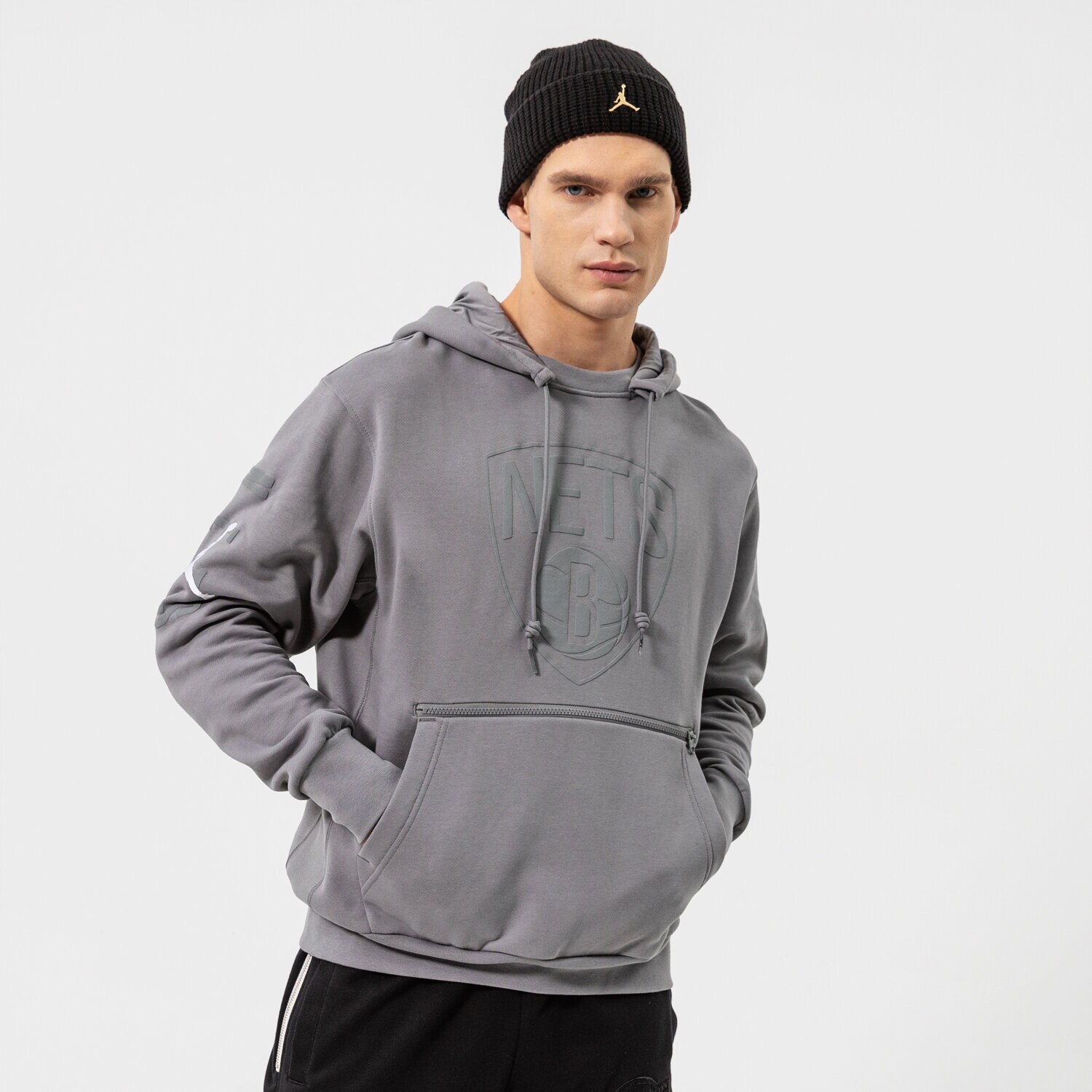 Bluza męska NIKE BLUZA Z KAPTUREM BKN M NK PO FLC CTS STMT NBA DB1516-002 SZARY