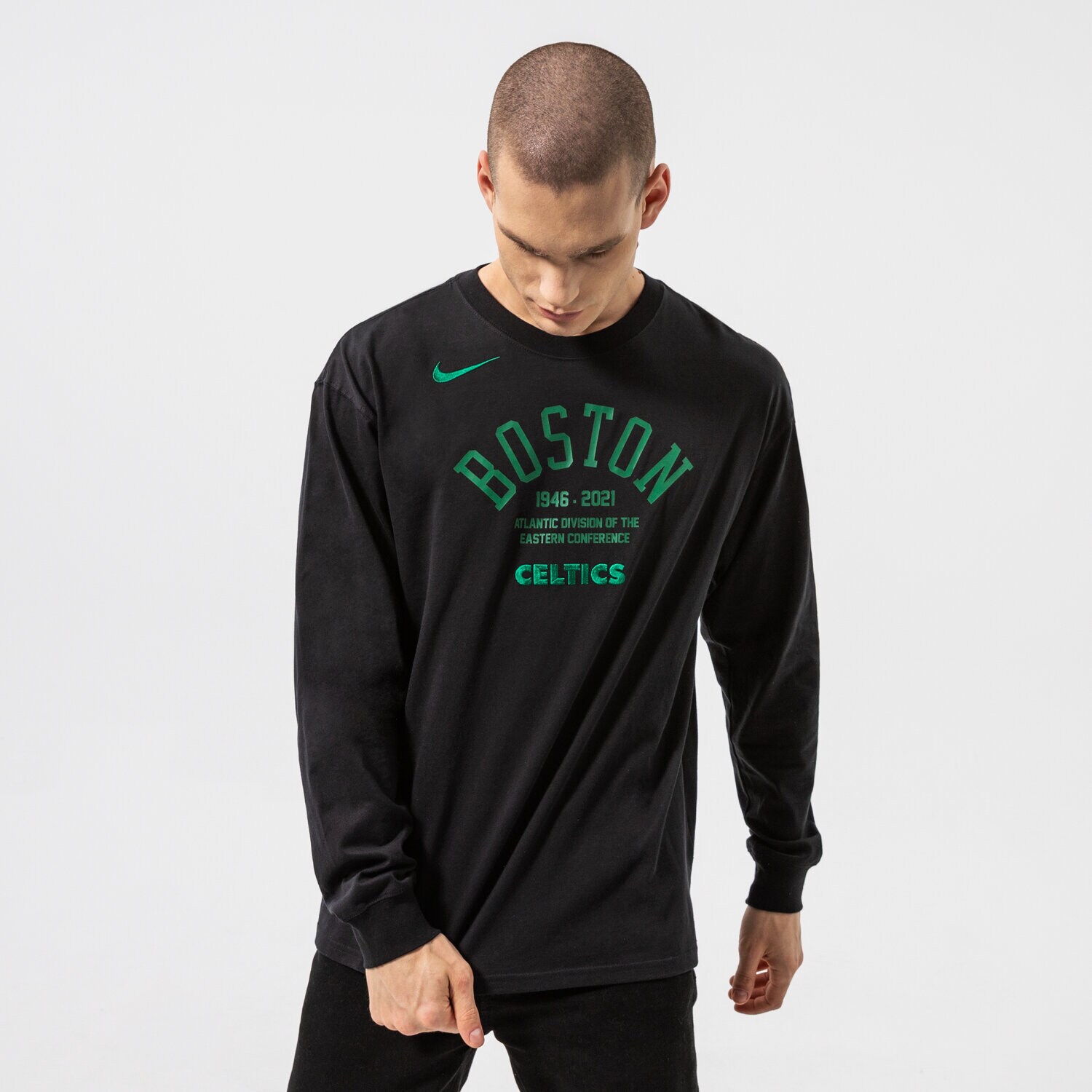 Koszulka, t-shirt sportowy męski NIKE T-SHIRT BOS M NK CTS TM ELMNT LS TEE NBA DA5889-010 CZARNY