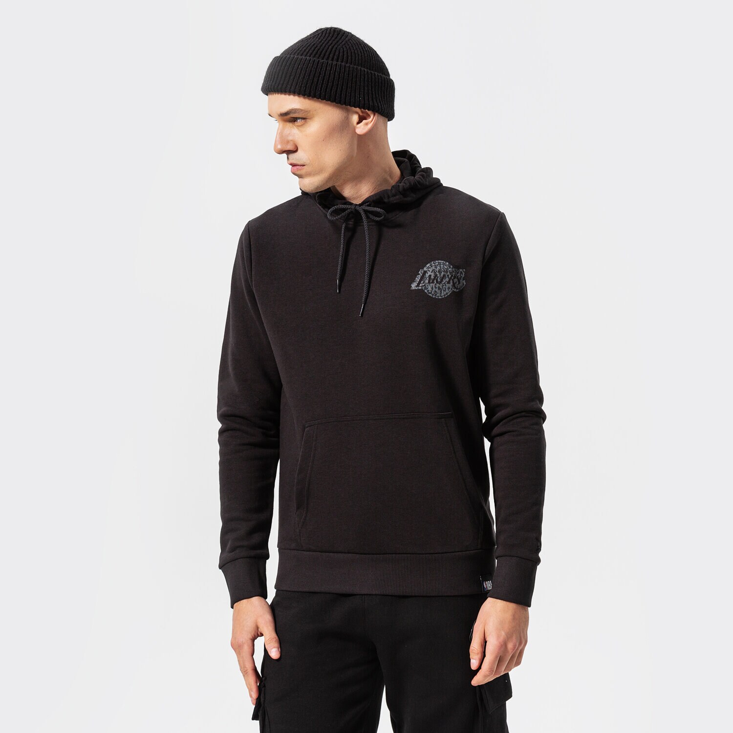 Bluza męska NEW ERA BLUZA Z KAPTUREM SEAS INFILL LAKERS LOS ANGELES LAKE 12893088 CZARNY