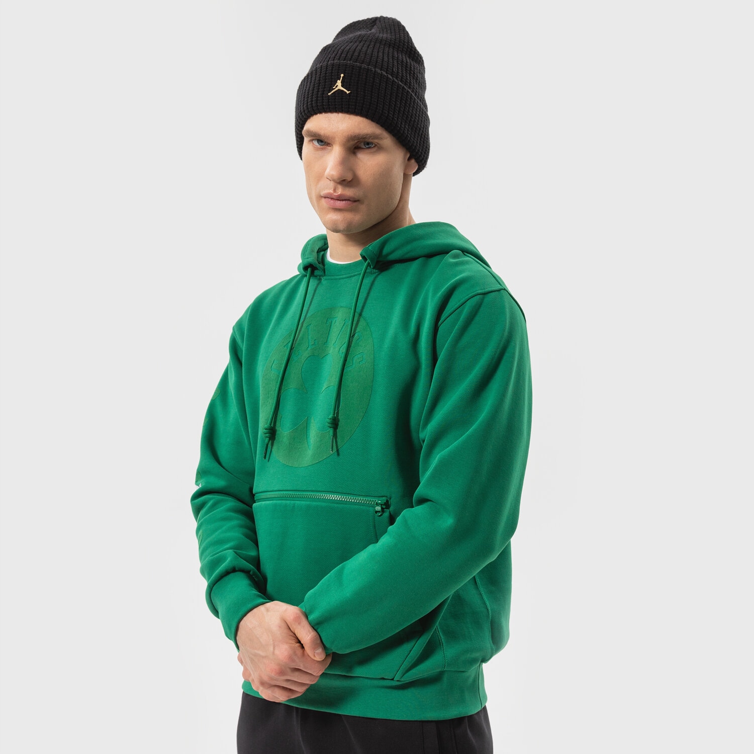 Bluza męska NIKE BLUZA Z KAPTUREM BOS M NK PO FLC CTS STMT NBA DB1518-312 ZIELONY