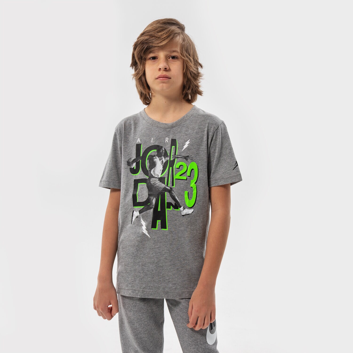 Koszulka, t-shirt dla dzieci JORDAN T-SHIRT JUMBLE AIR TIME SS TEE BOY 95B238-GEH SZARY