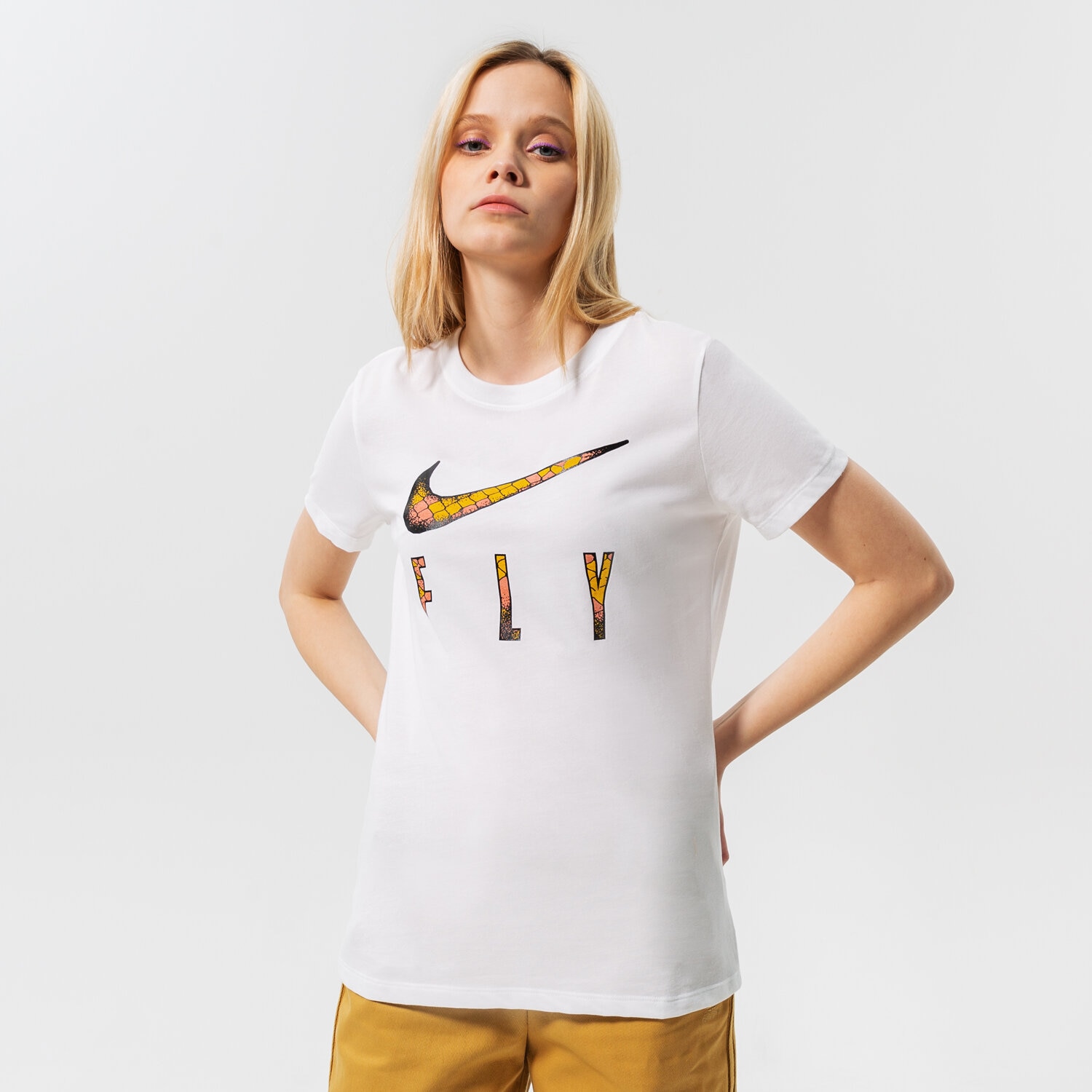 Koszulka, t-shirt damski NIKE T-SHIRT W NK DF SWSH FLY SSNL SS TEE NBB DN3048-100 BIAŁY