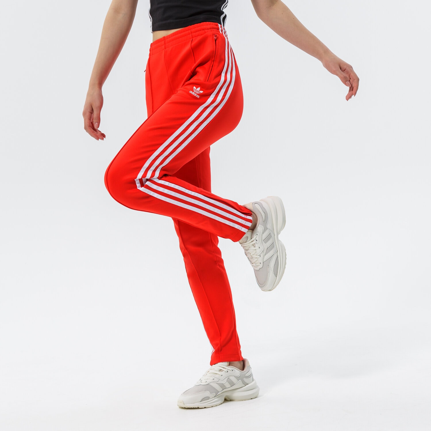 Spodnie sportowe damskie ADIDAS SPODNIE SST PANTS PB HF1992 CZERWONY