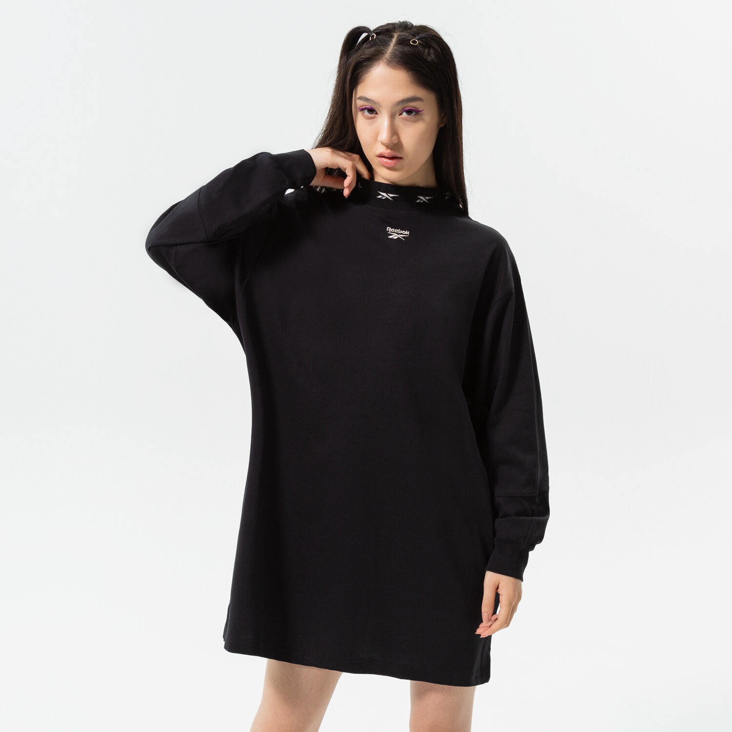 Modna sukienka sportowa REEBOK SUKIENKA CL AE TEE DRESS HG1181 CZARNY