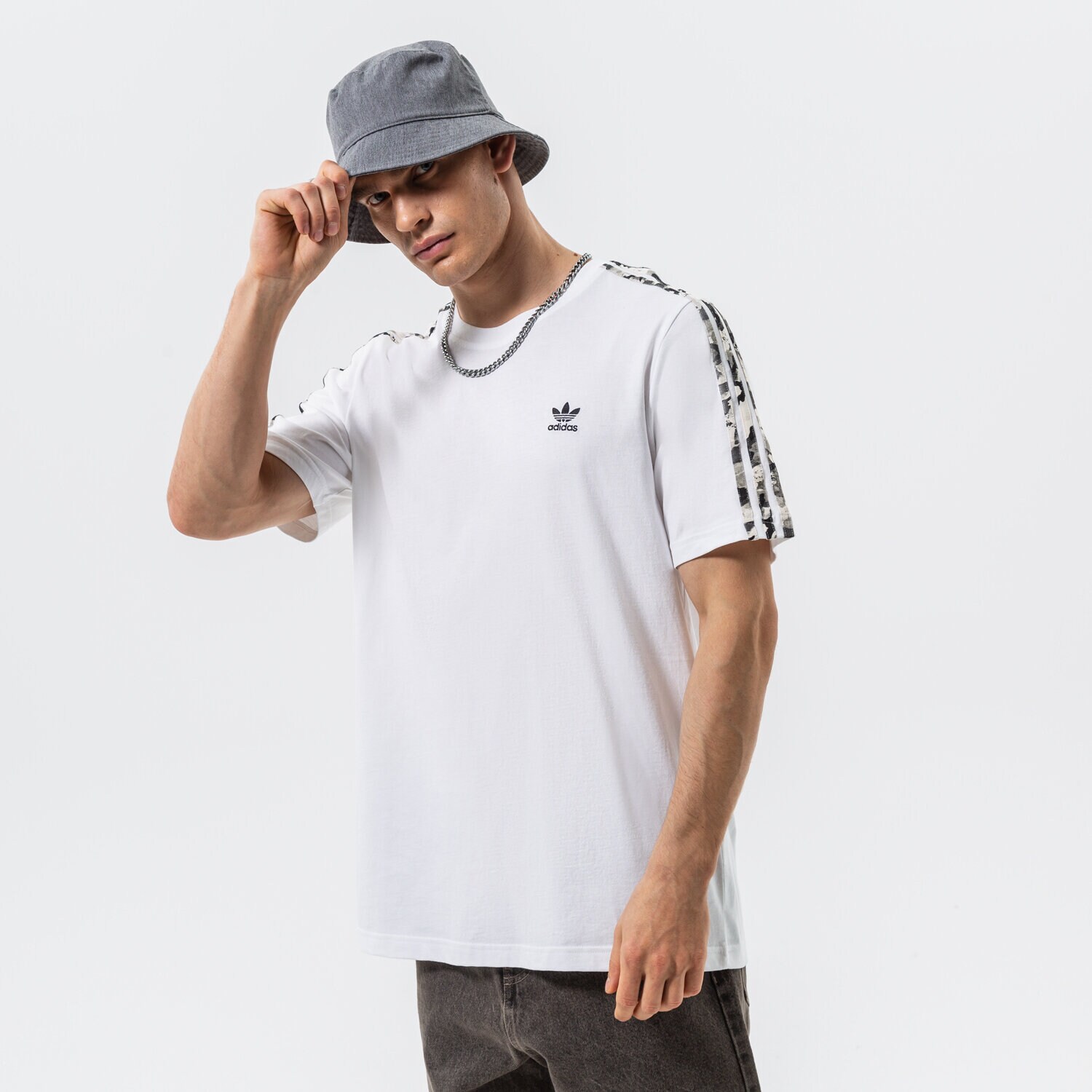 Koszulka, t-shirt sportowy męski ADIDAS T-SHIRT CAMO 3STR TEE HK2798 BIAŁY