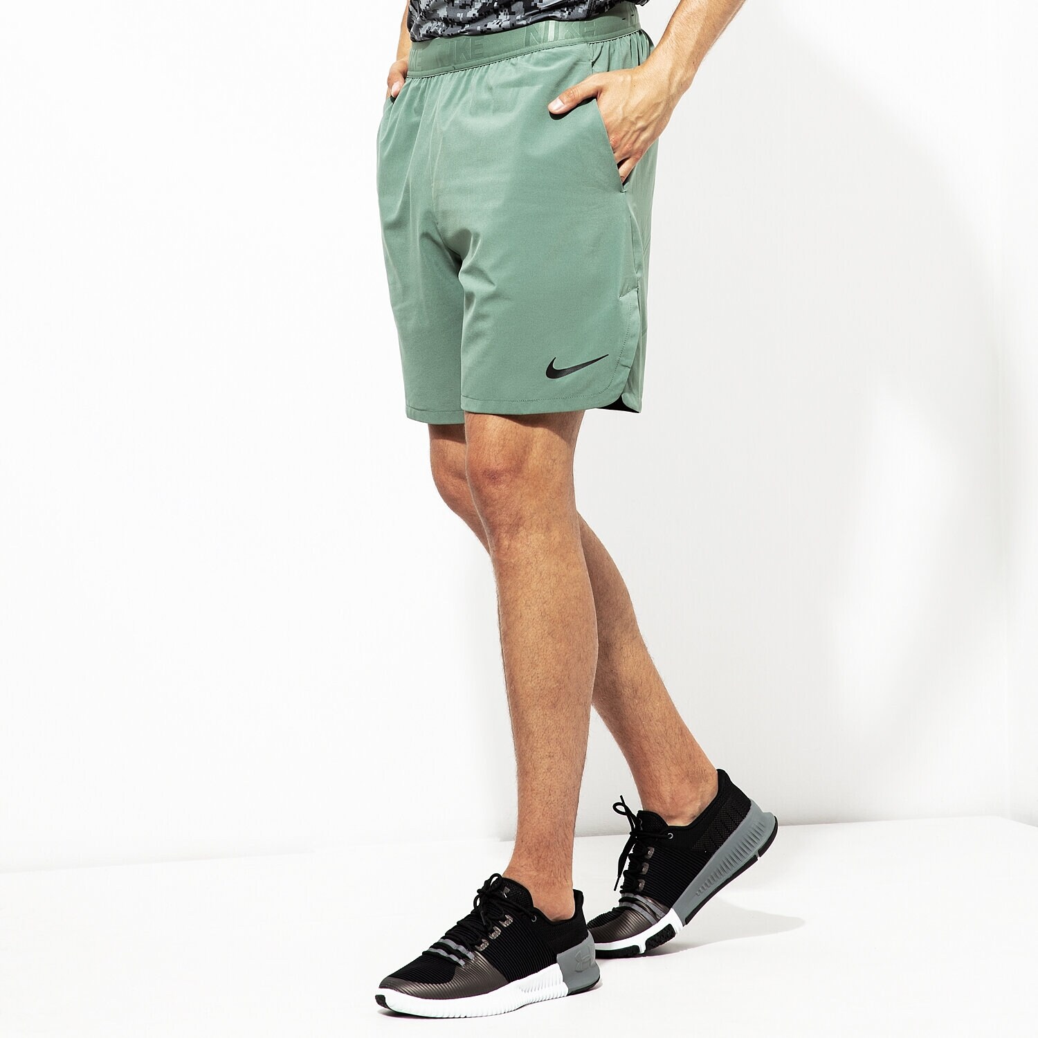 Krótkie spodenki, szorty męskie NIKE SZORTY M NK FLX SHORT VENT MAX 2.0 886371-365 ZIELONY