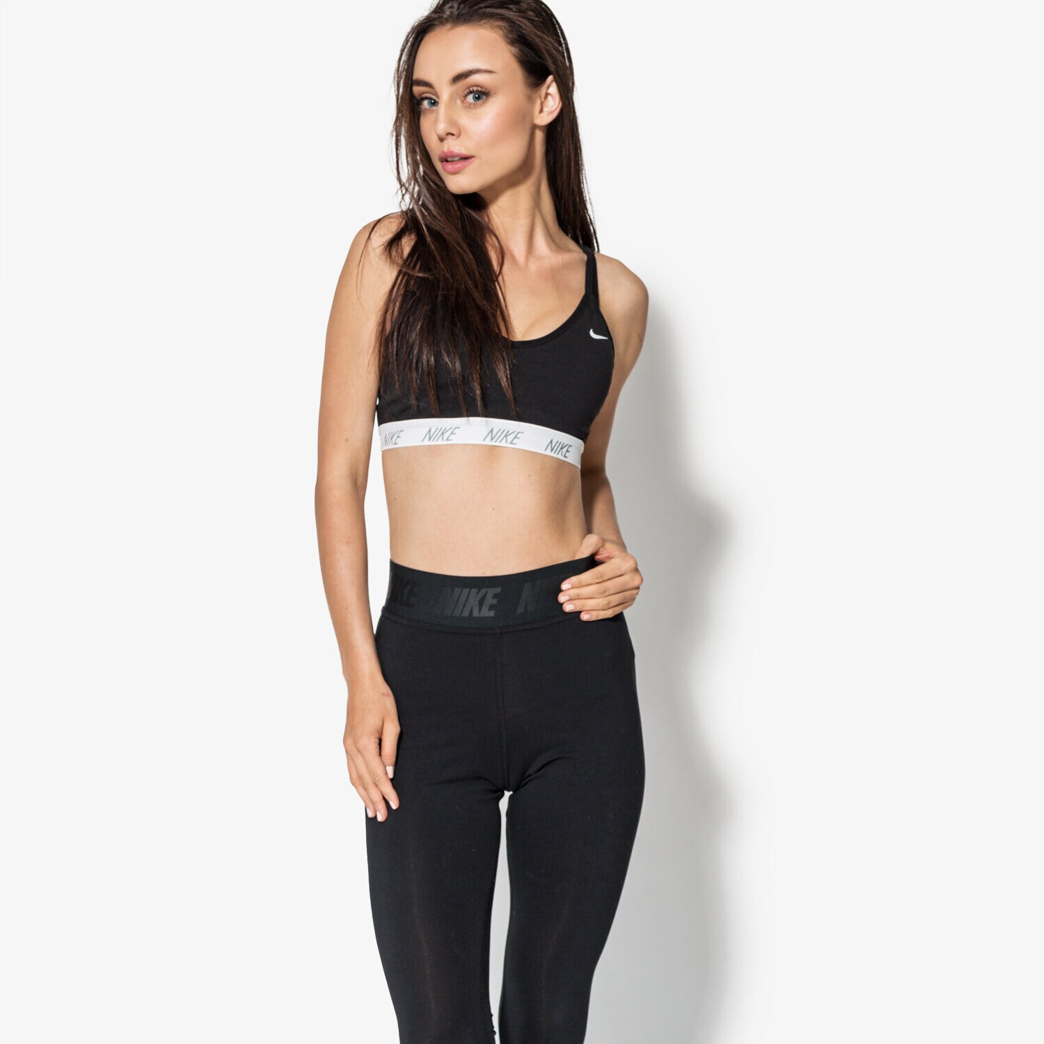 Koszulka, t-shirt damski NIKE BRA NIKE INDY SOFT BRA 877236-010 CZARNY