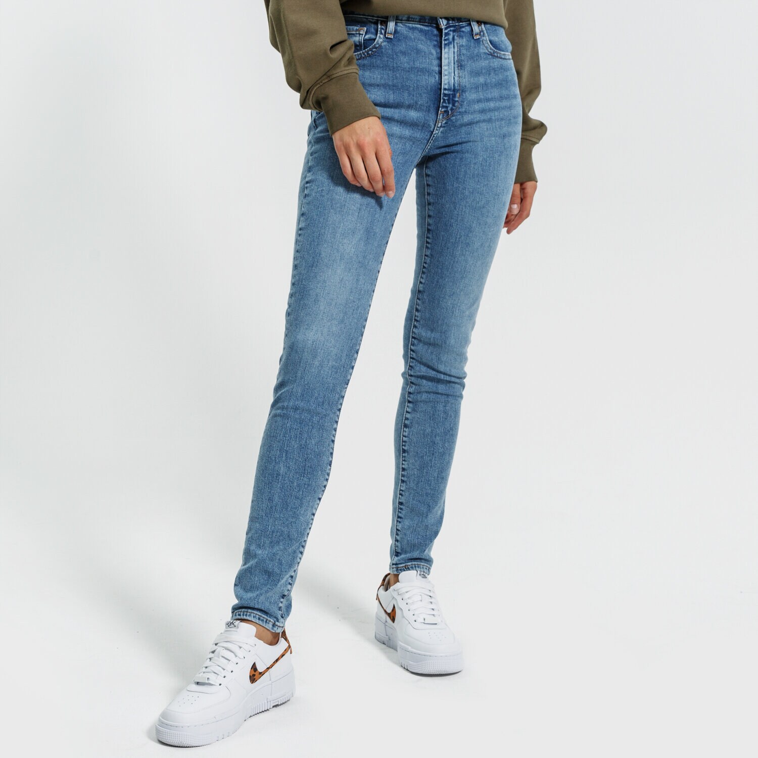 Spodnie sportowe damskie LEVI'S SPODNIE 721 HIGH RISE SKINNY 18882-0468 NIEBIESKI