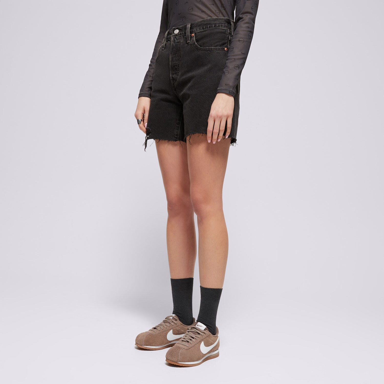 Krótkie spodenki, szorty damskie LEVI'S SZORTY 501 MID THIGH 85833-0016 CZARNY