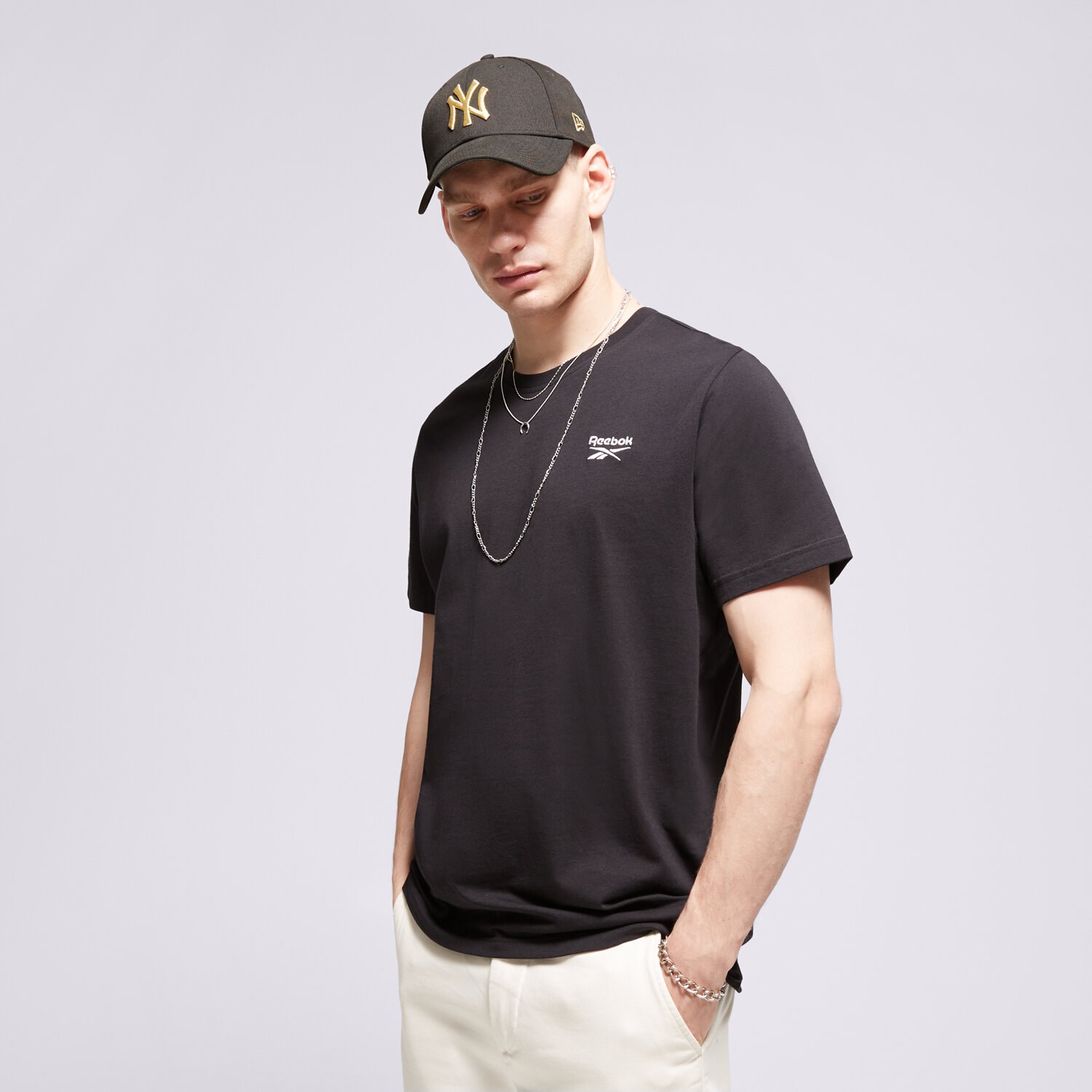 Koszulka, t-shirt sportowy męski REEBOK T-SHIRT SS RI LEFT CHEST LOGO 100054973 CZARNY