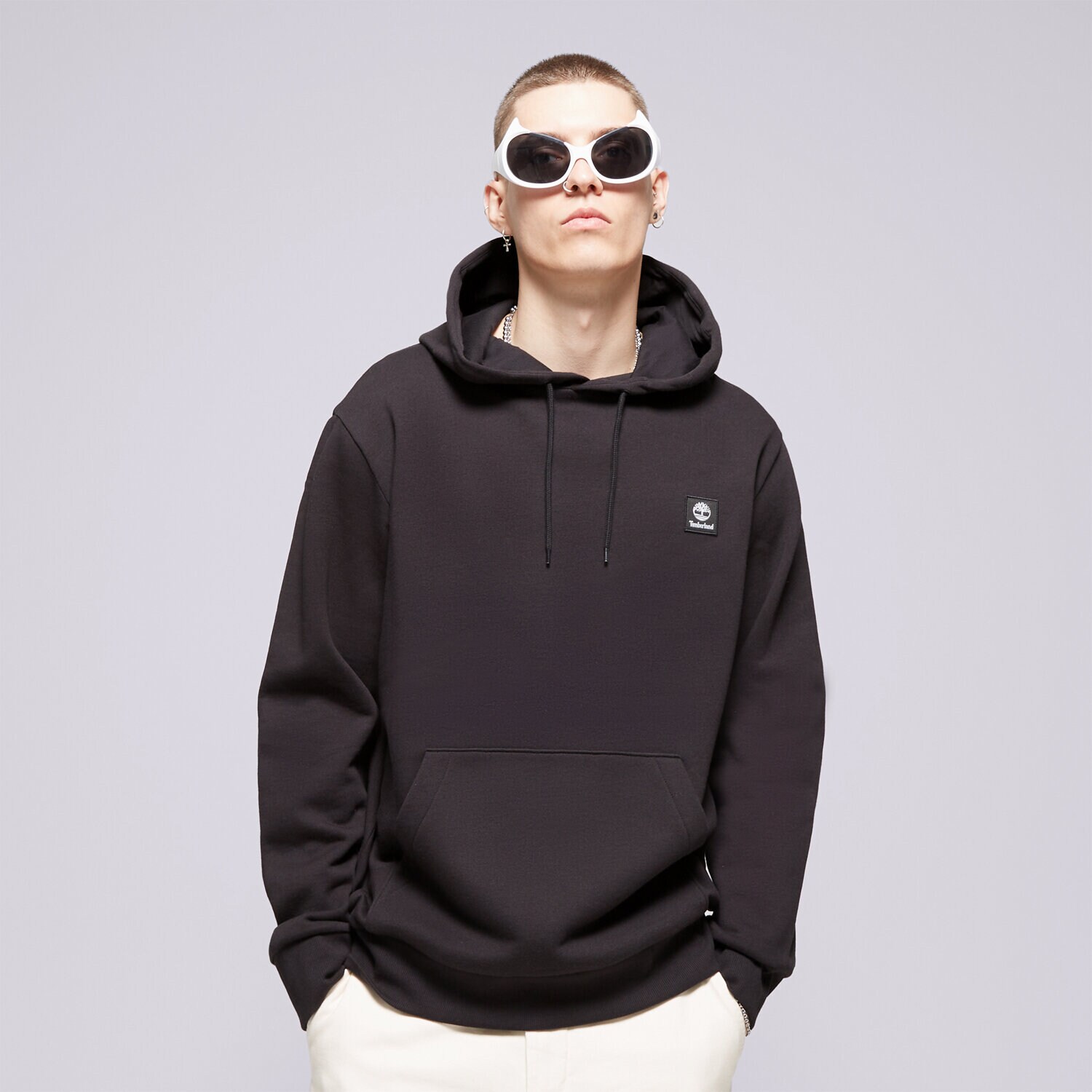 Bluza męska TIMBERLAND BLUZA Z KAPTUREM NEW WOVEN BADGE TB0A5RD20011 CZARNY