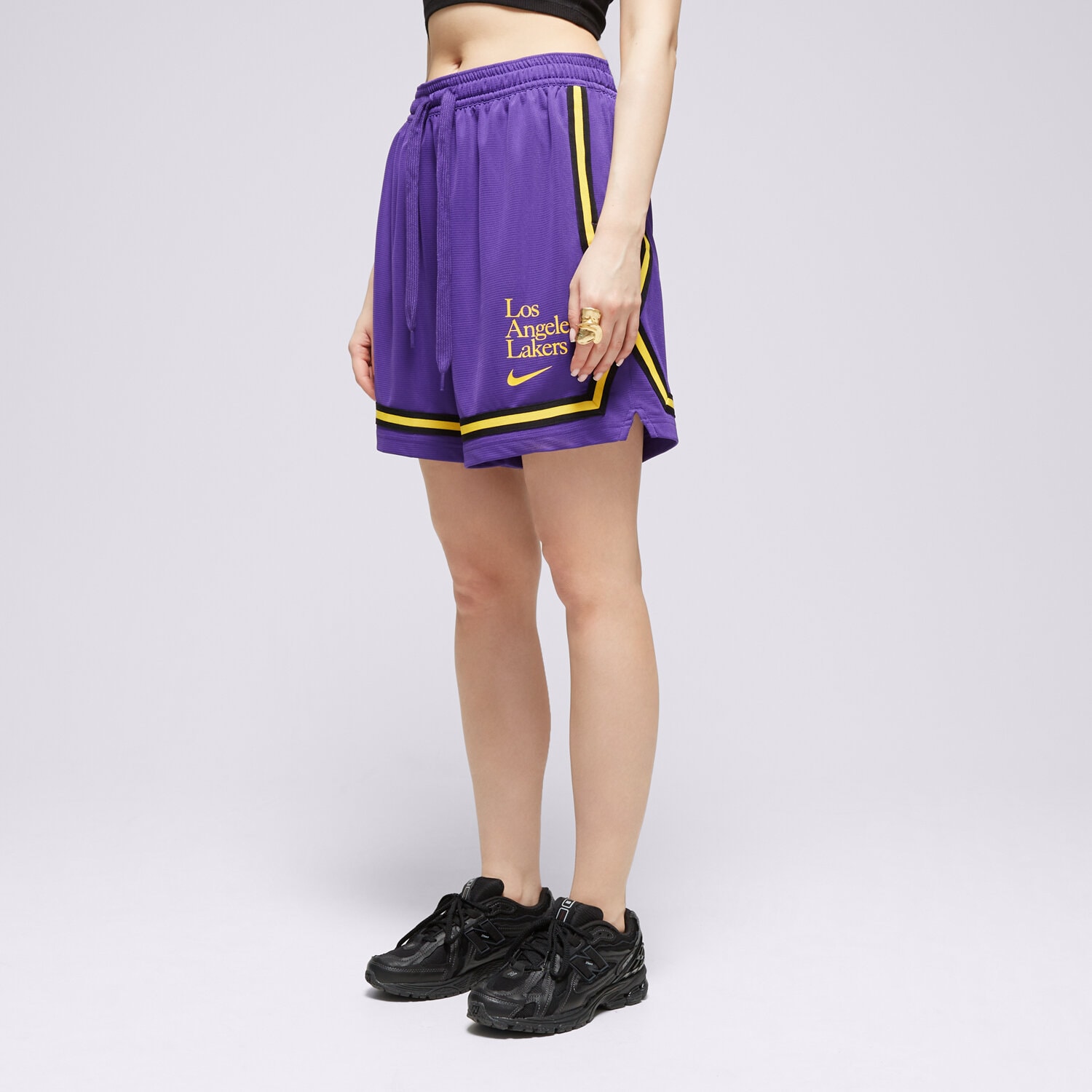 Krótkie spodenki, szorty damskie NIKE SZORTY LAL WNK DF FLY CRSSOVR SHR GX NBA FD8962-504 FIOLETOWY