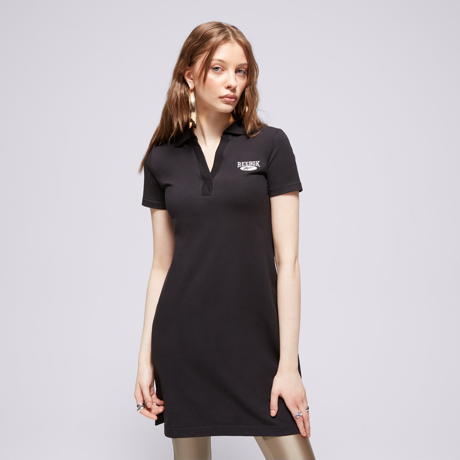 Modna sukienka sportowa REEBOK SUKIENKA CL AE V POLO DRESS 100075529 CZARNY