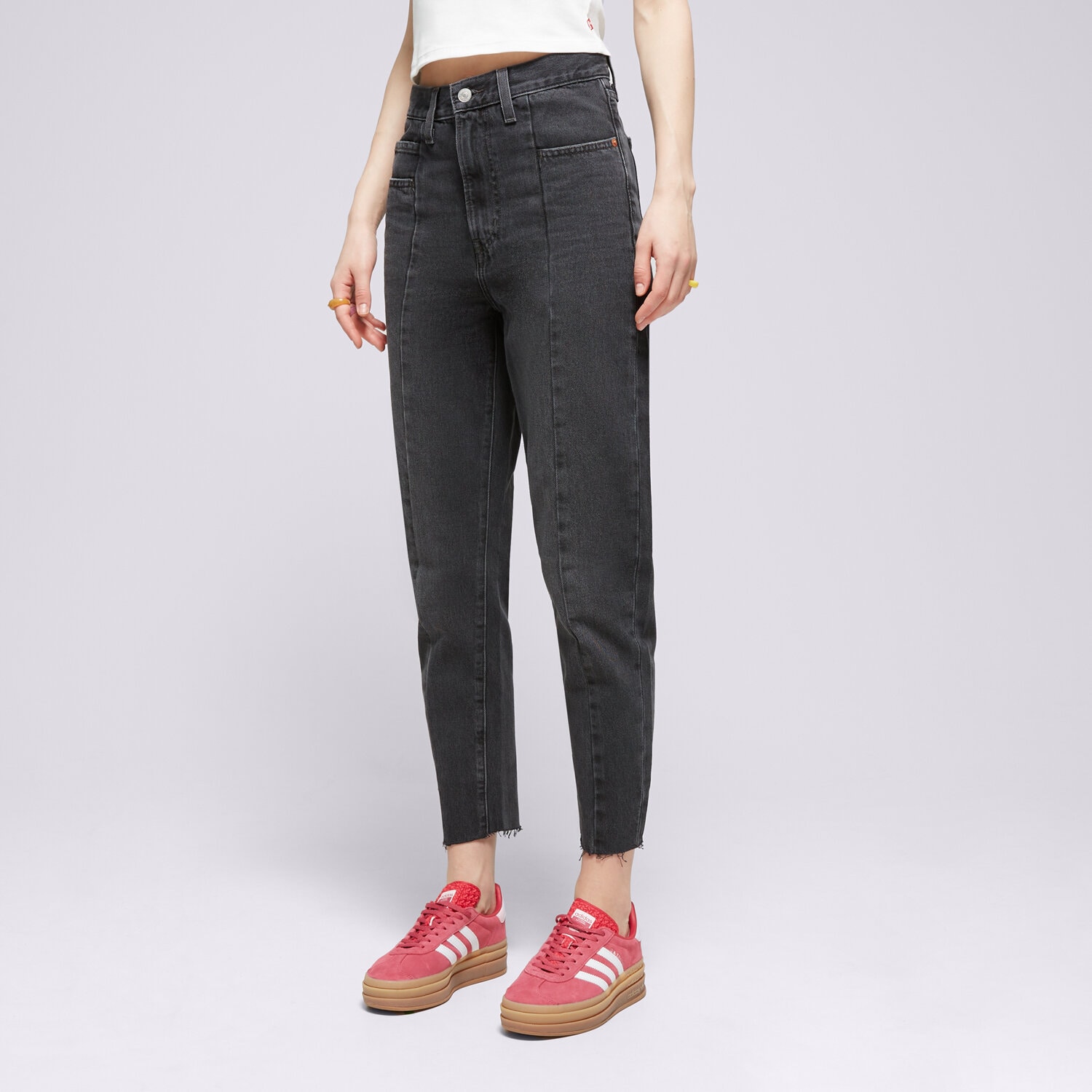 Spodnie sportowe damskie LEVI'S SPODNIE HW MOM JEAN ALTERED BLACKS A7466-0000 SZARY