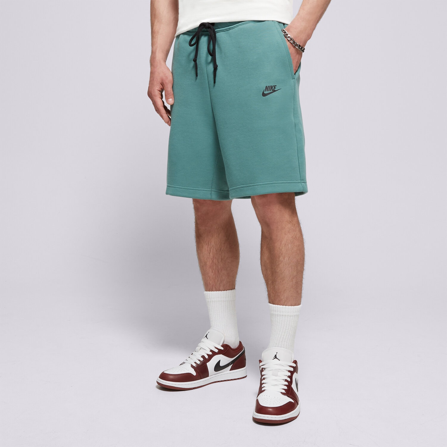 Krótkie spodenki, szorty męskie NIKE SZORTY TECH FLEECE FB8171-361 ZIELONY