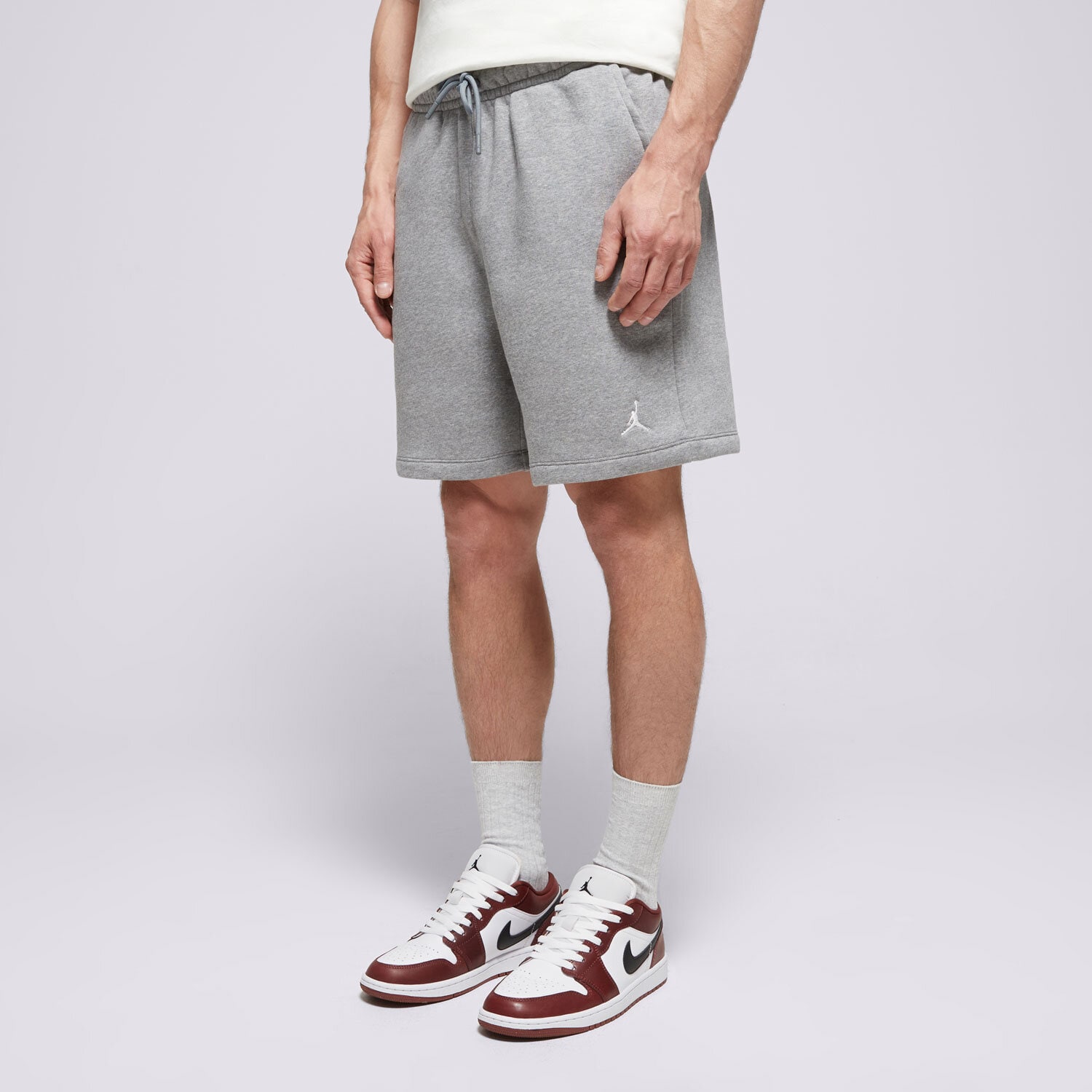 Krótkie spodenki, szorty męskie SZORTY M JORDAN ESS FLC SHORT FJ7782-091 SZARY