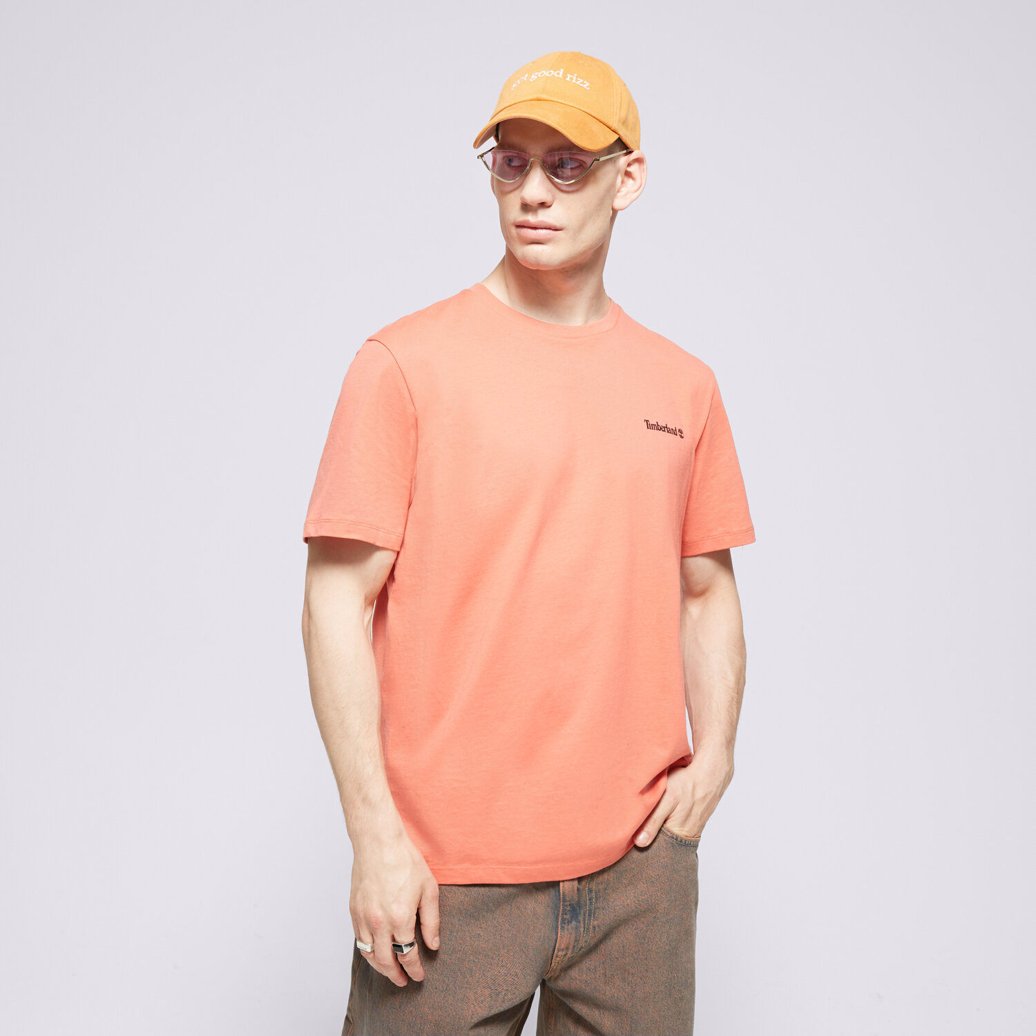 Koszulka, t-shirt sportowy męski TIMBERLAND T-SHIRT SMALL LOGO PRINT TEE TB0A5QQTEI41 CZERWONY