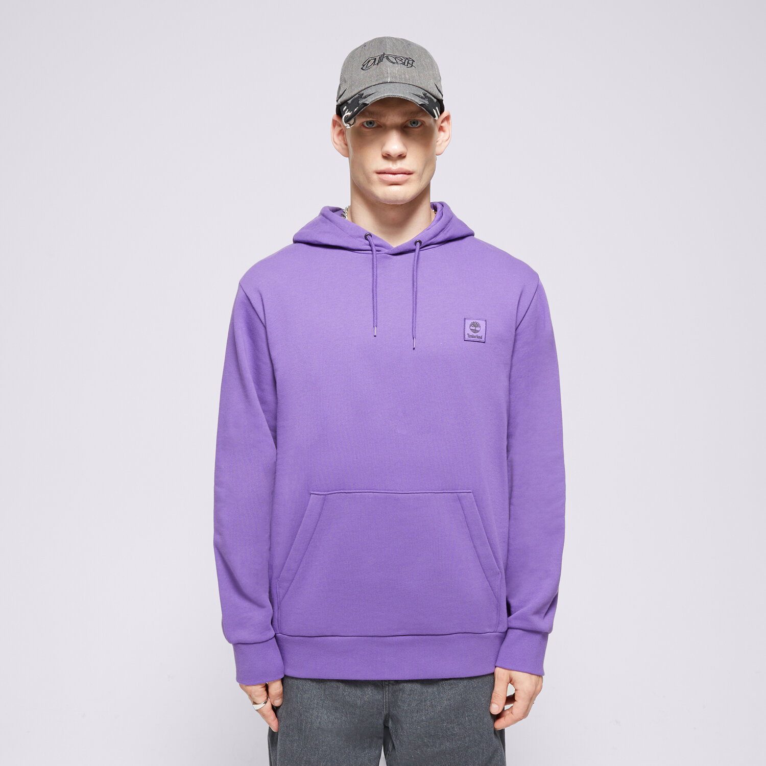 Bluza męska TIMBERLAND BLUZA Z KAPTUREM WOVEN BADGE TB0A5RD2EJ91 FIOLETOWY