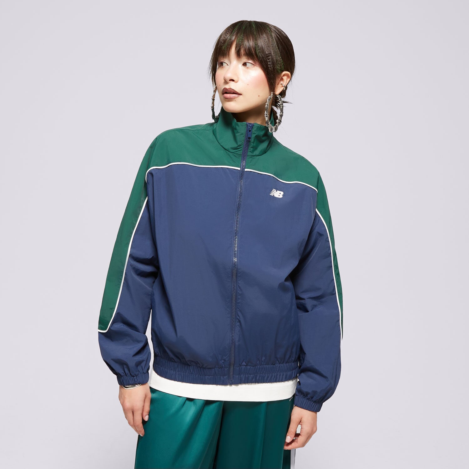 Kurtka wiosenna / jesienna damska NEW BALANCE KURTKA SPORTSWEAR'S WOVEN WJ41506NNY GRANATOWY