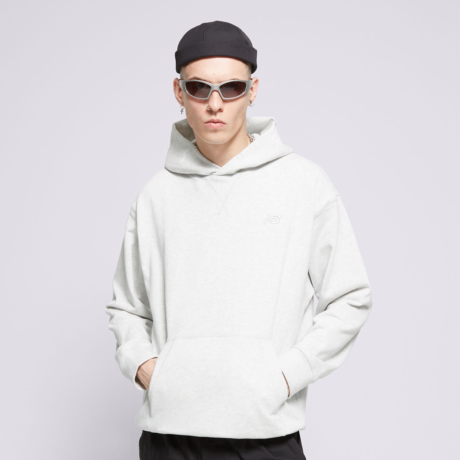 Bluza męska NEW BALANCE BLUZA Z KAPTUREM ATHLETICS MT41534AHH SZARY