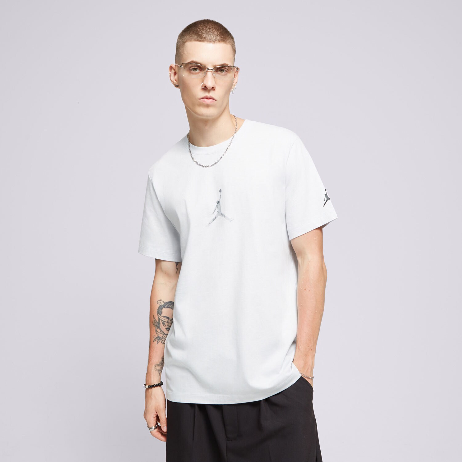 Koszulka, t-shirt sportowy męski JORDAN T-SHIRT M J FLT MVP GX SS CREW FN5988-043 SZARY