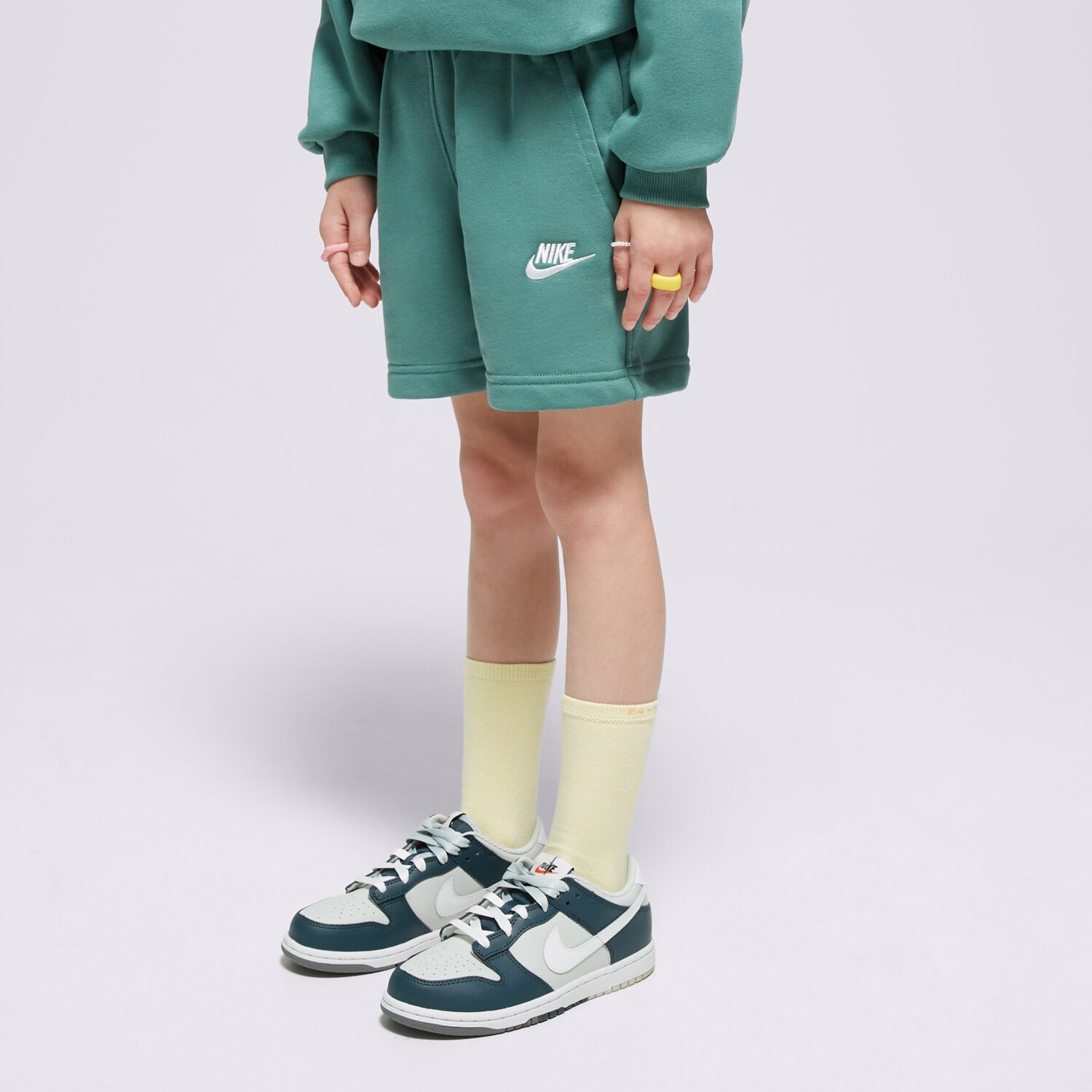 NIKE SZORTY SPORTSWEAR CLUB FLEECE GIRL FD2919-361 ZIELONY