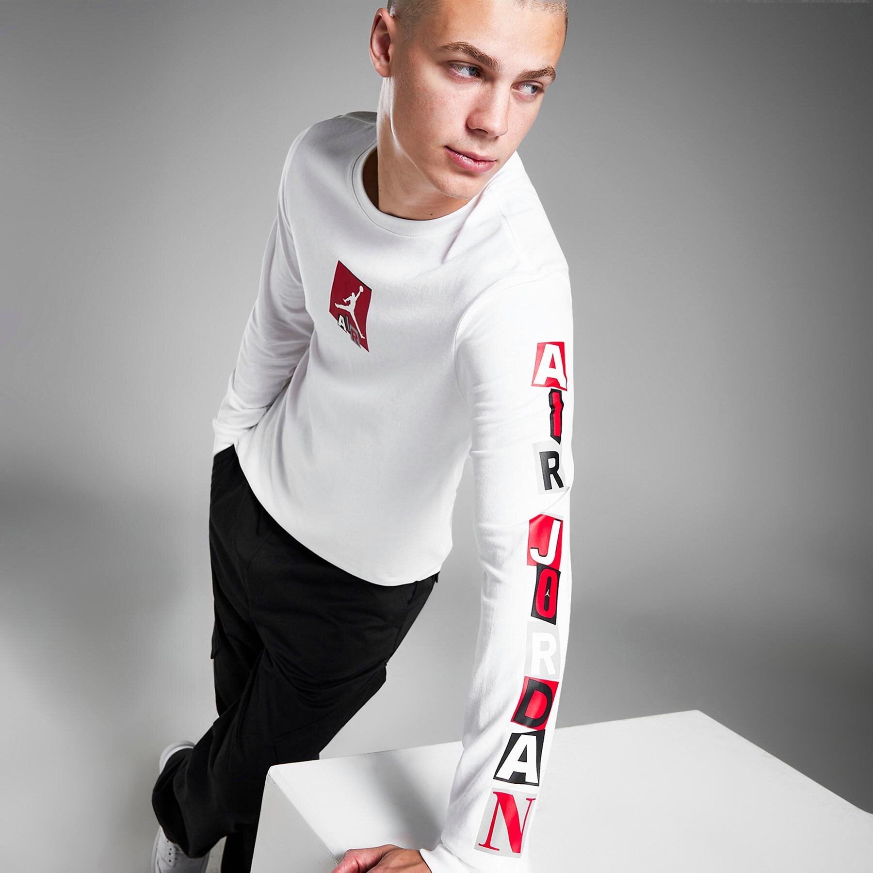 Koszulka, t-shirt sportowy męski JORDAN T-SHIRT M J BRAND LS GFX CREW FD7017-100 BIAŁY
