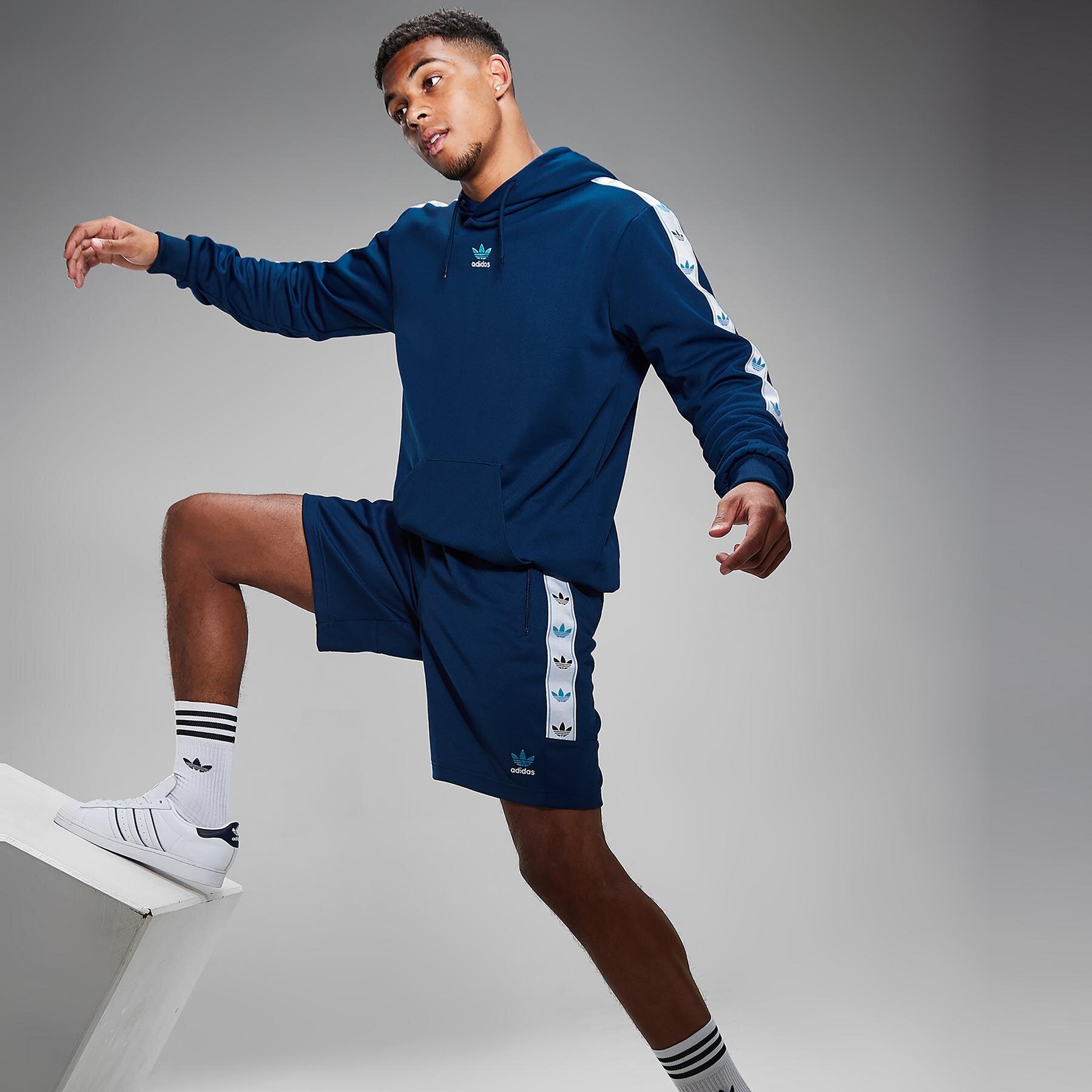 Krótkie spodenki, szorty męskie ADIDAS SZORTY MONO TAPE SHRT NVY IP2231 GRANATOWY