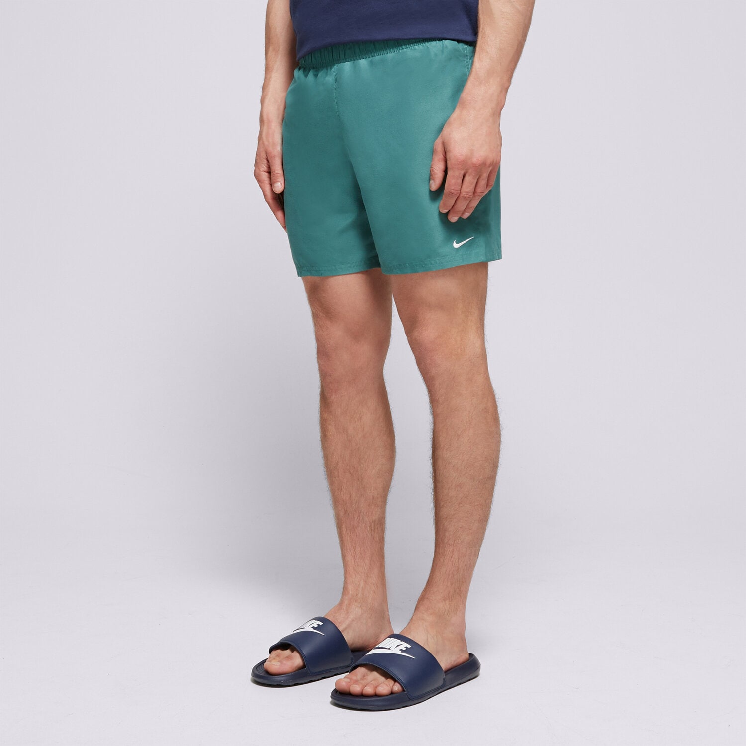 Krótkie spodenki, szorty męskie NIKE SWIM SZORTY NIKE ESSENTIAL 5" SHORTS NESSA560-302 ZIELONY