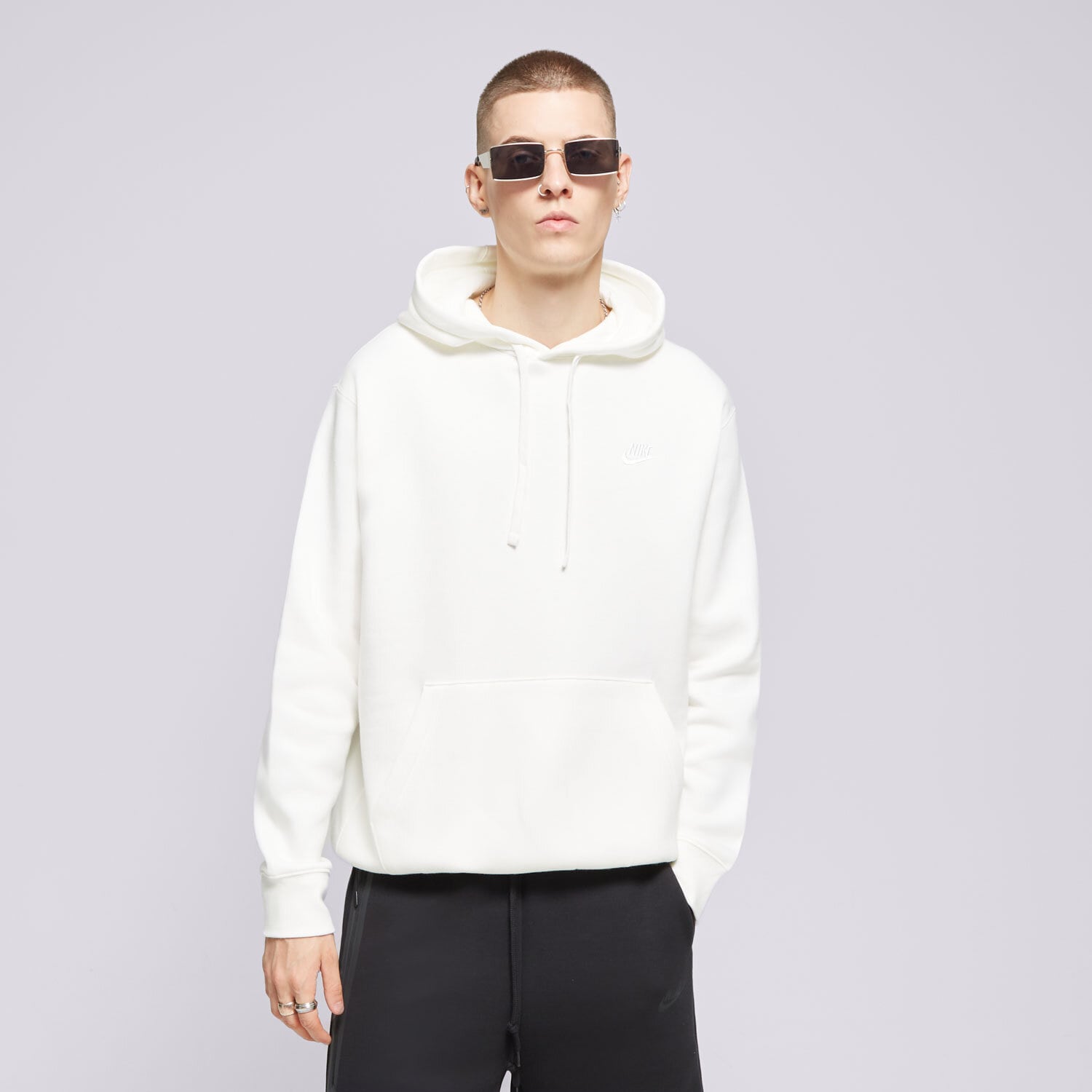 Bluza męska NIKE BLUZA Z KAPTUREM SPORTSWEAR CLUB FLEECE BV2654-134 BEŻOWY