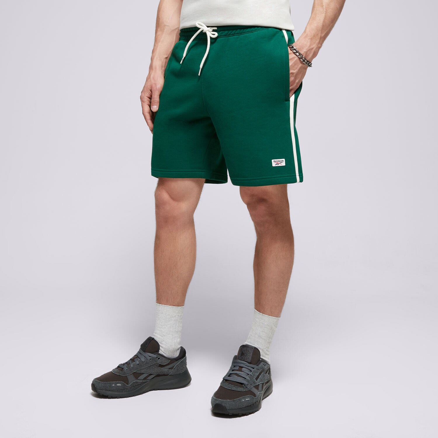Krótkie spodenki, szorty męskie REEBOK SZORTY COURT SPORT SHORT 100075659 ZIELONY