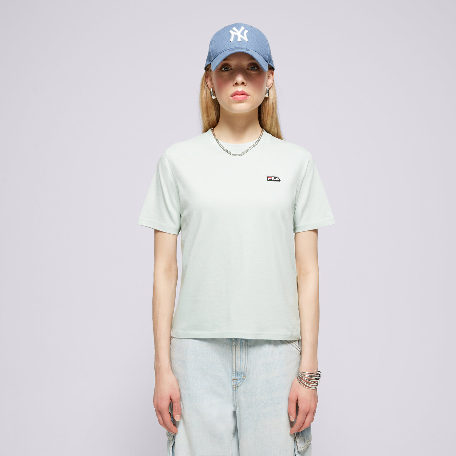 FILA T SHIRT BADGE LOGO TEE FI124TSD70264 ZIELONY Damskie Koszulki w Sizeer
