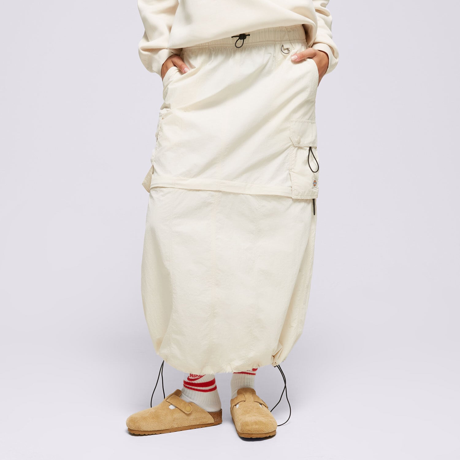 Modna sukienka sportowa DICKIES SPÓDNICZKA JACKSON SKIRT W WHITECAP DK0A4YV7F901 BEŻOWY