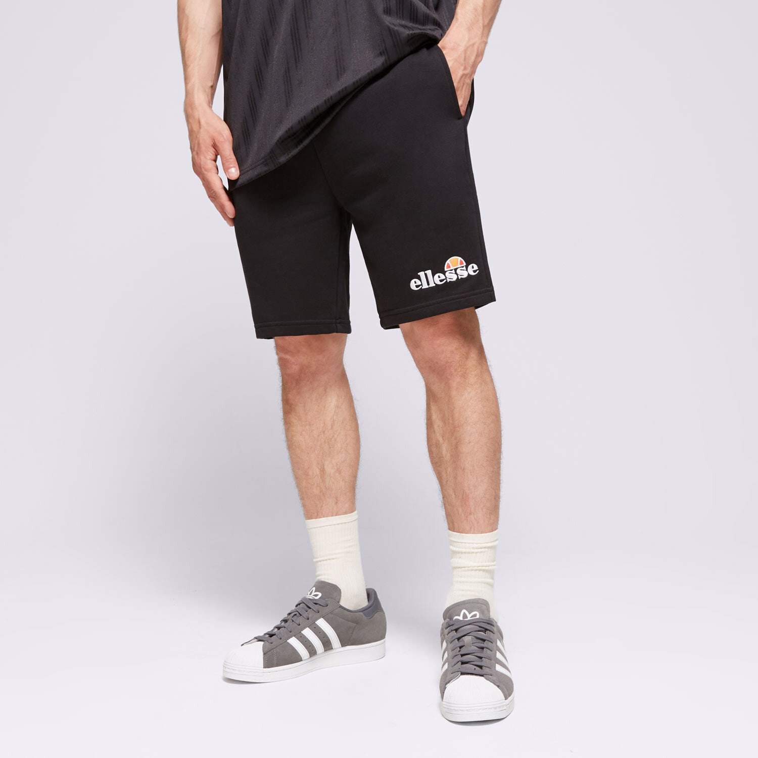 Krótkie spodenki, szorty męskie ELLESSE SZORTY SILVAN FLEECE SHORT BLK SHF09162011 CZARNY