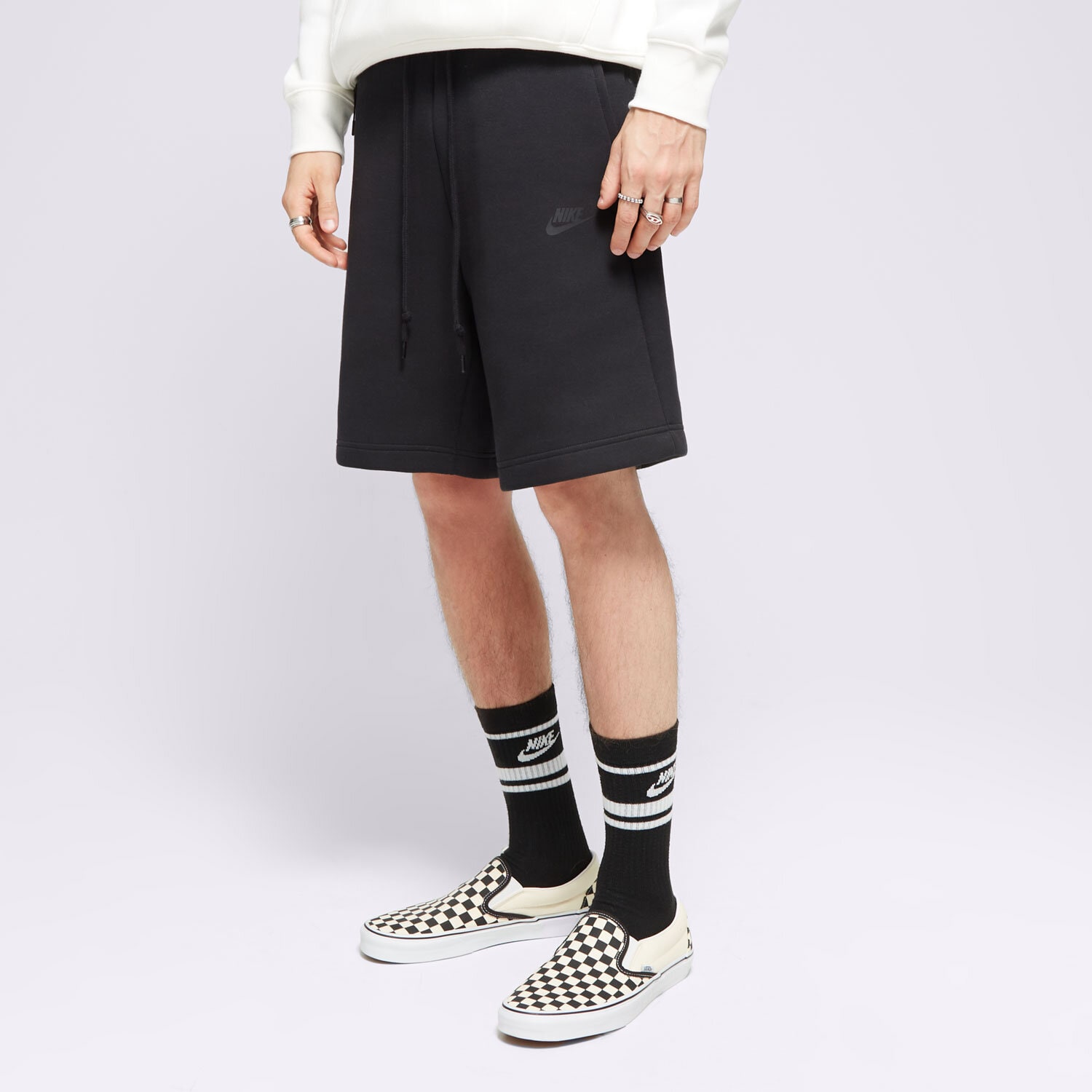 Krótkie spodenki, szorty męskie NIKE SZORTY SPORTWEAR TECH FLEECE SHORTS FB8171-010 CZARNY