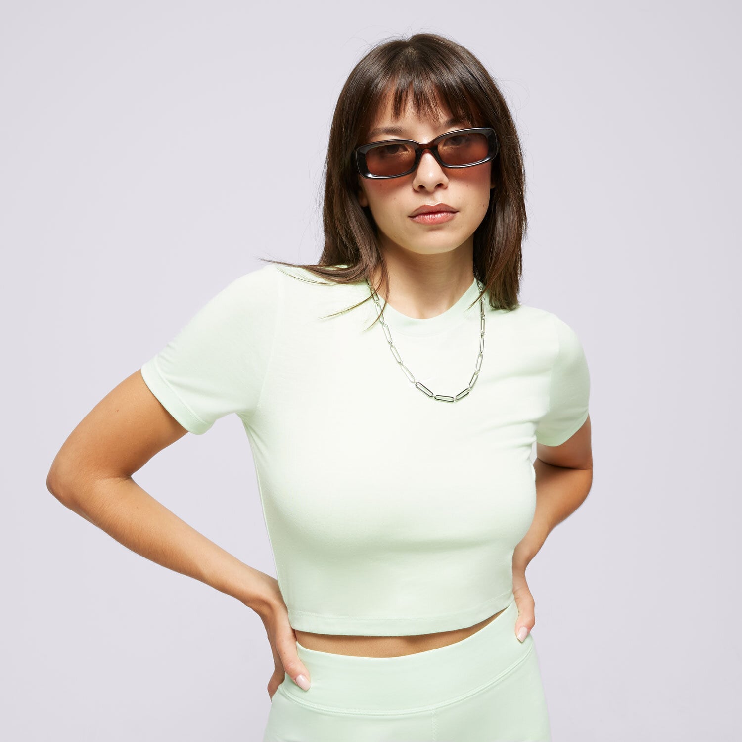 Koszulka, t-shirt damski NIKE T-SHIRT W NSW ESSNTL SLM CRP FB2873-376 ZIELONY