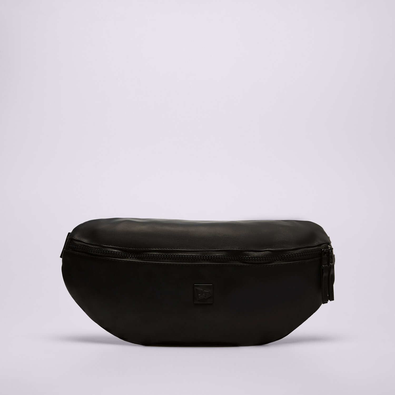 Saszetki nerki damskie NEW ERA TORBA NE PU WAIST BAG NONE 60503798 CZARNY
