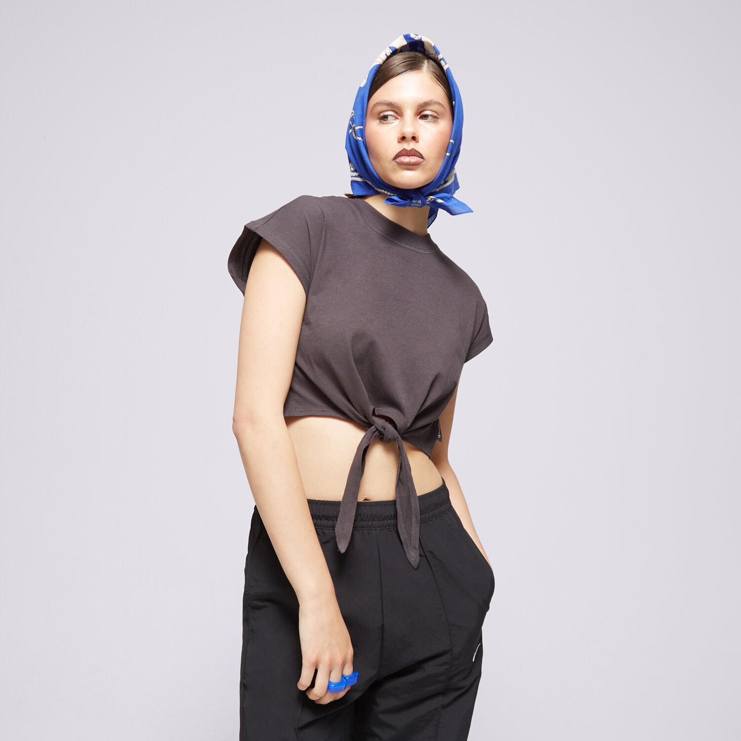 Koszulka, t-shirt damski CHAMPION T-SHIRT CREWNECK ECO FUTURE 117178ES503 CZARNY