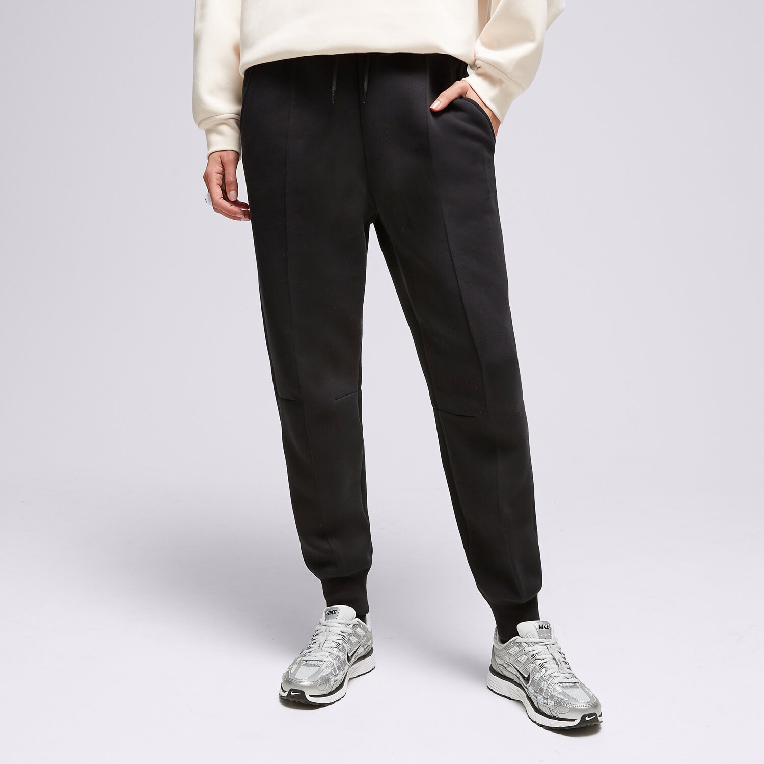 Spodnie sportowe damskie NIKE SPODNIE W NSW TCH FLC MR JGGR FB8330-010 CZARNY