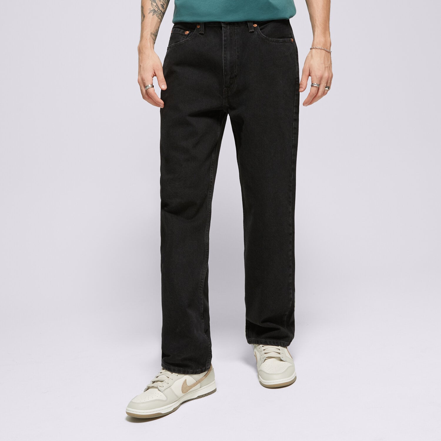 Spodnie sportowe męskie LEVI'S SPODNIE 565 97 LOOSE STRAIGHT BLACKS A7221-0005 CZARNY