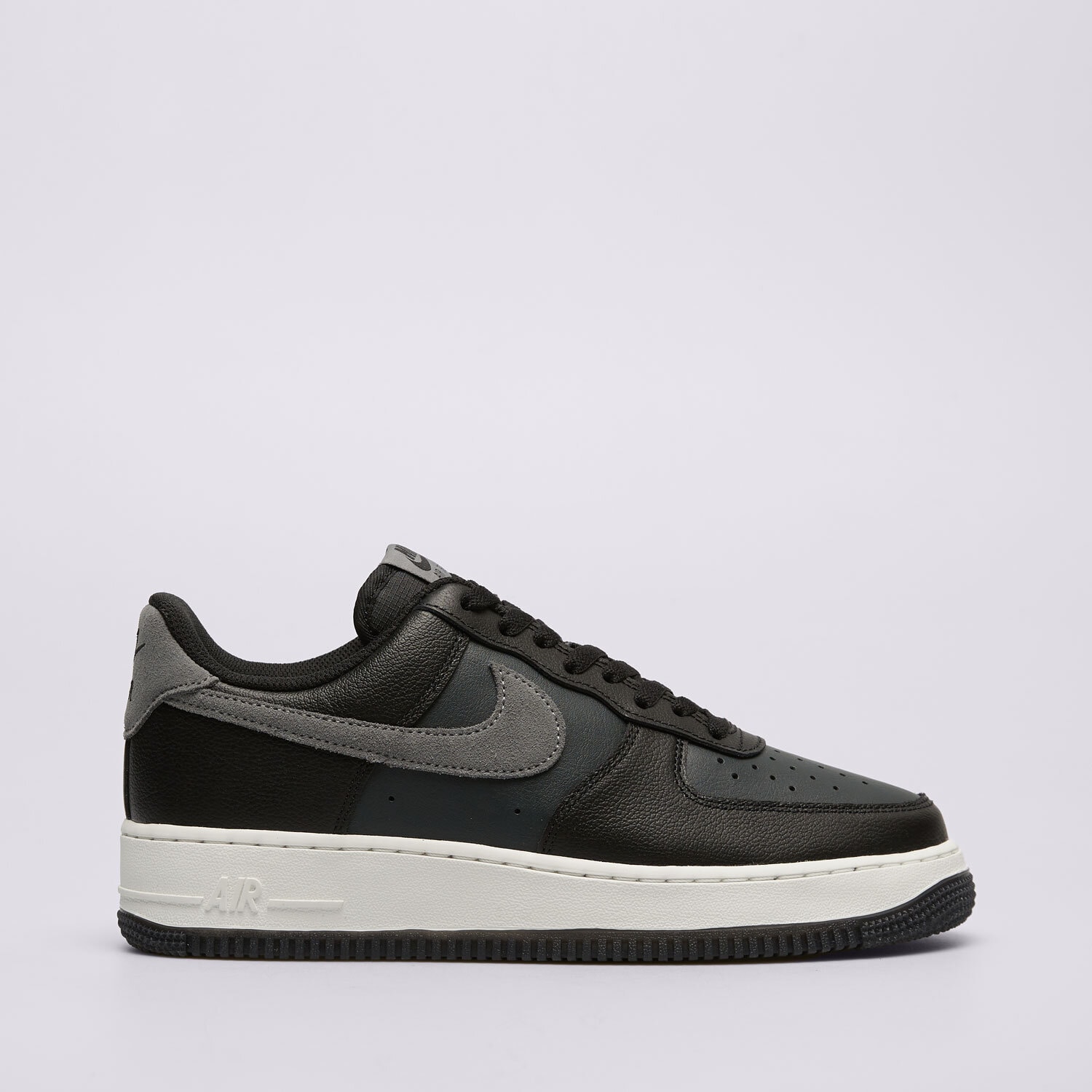 Buty sneakersy męskie NIKE AIR FORCE 1 '07 LV8 FJ4170-004 CZARNY