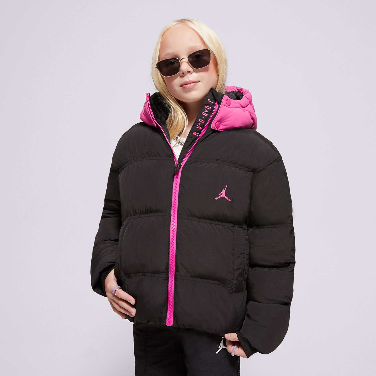 Dziecięca kurtka przejściowa (wiosenna/jesienna) JORDAN KURTKA ZIMOWA JDG HEAVIEST WT PUFFER GIRL 45D196-023 CZARNY