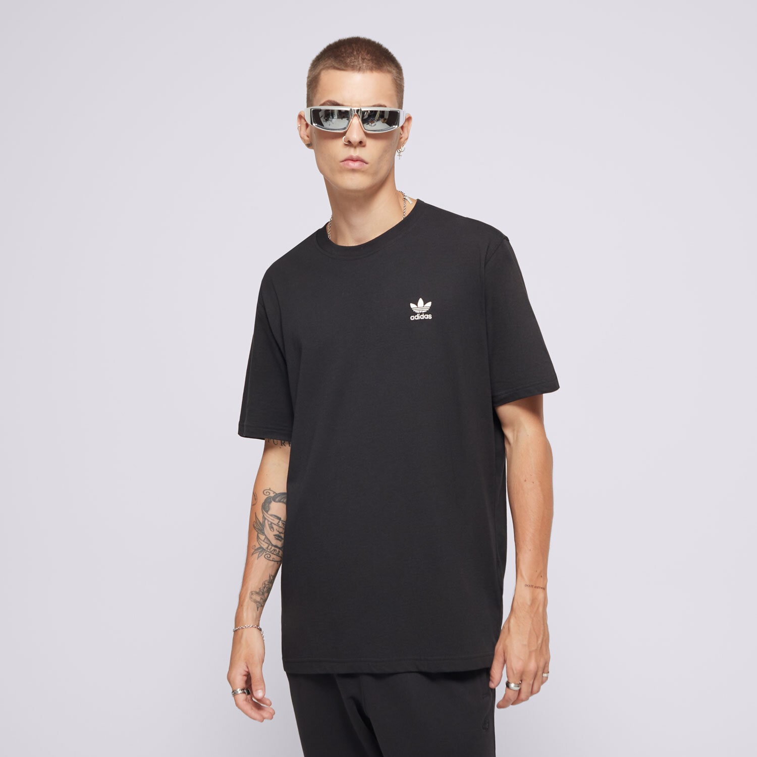 Koszulka, t-shirt sportowy męski ADIDAS T-SHIRT ESS TEE IW5787 CZARNY