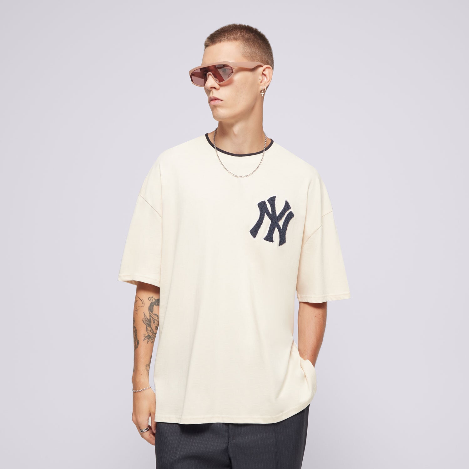 Koszulka, t-shirt sportowy męski NEW ERA T-SHIRT WS NYY NEW YORK YANKEES LTCNVY 60564866 BEŻOWY