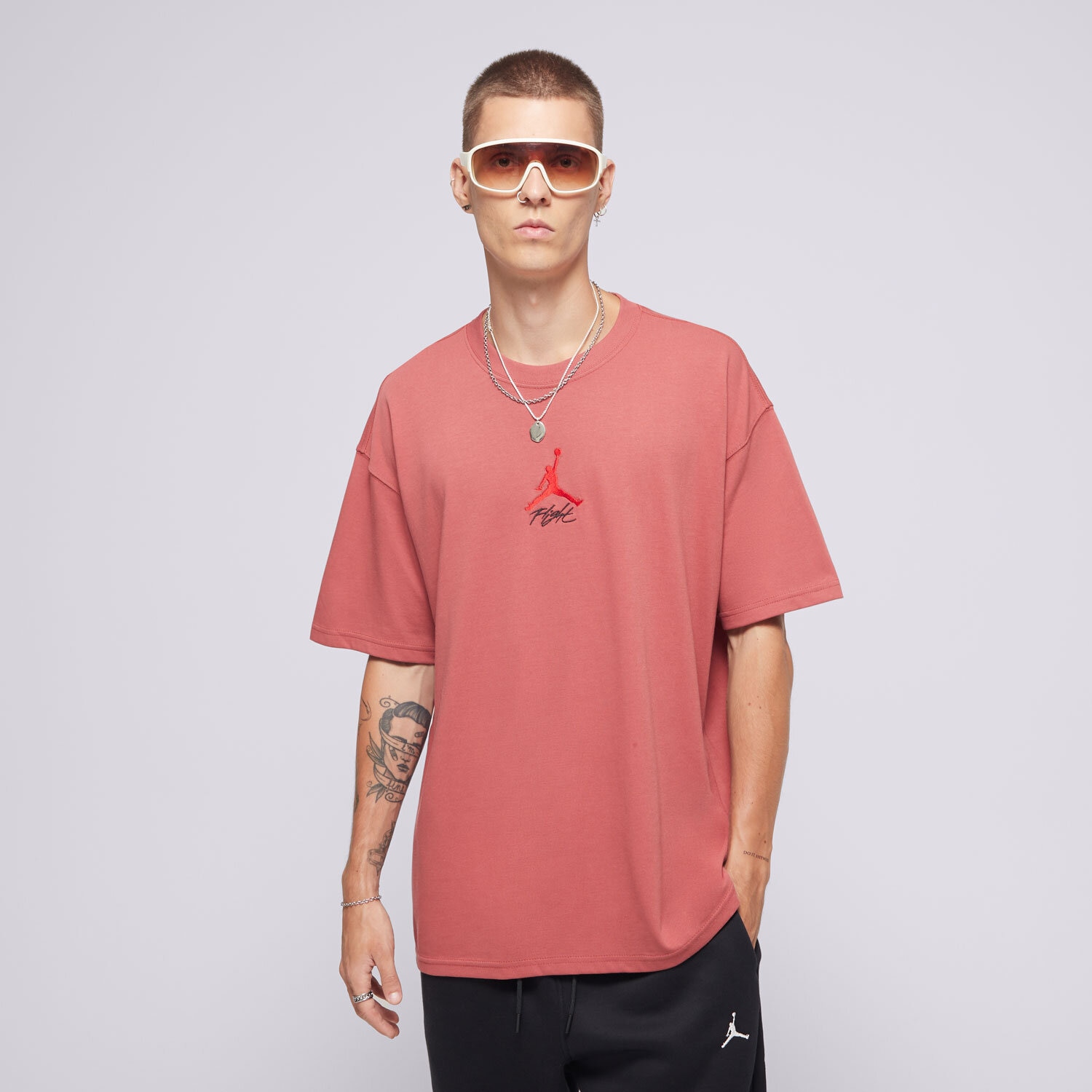 Koszulka, t-shirt sportowy męski NIKE T-SHIRT CHI M NK CTS STMT JDN SS TEE NBA HF5431-691 CZERWONY