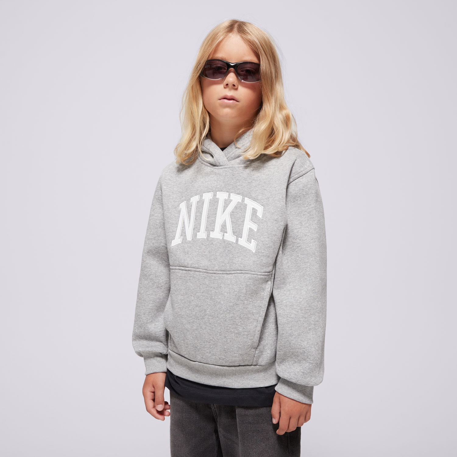 Sportowa bluza dziecięca NIKE BLUZA Z KAPTUREM K NSW CLUB FLC HDY HBR MC BOY HJ3156-063 SZARY