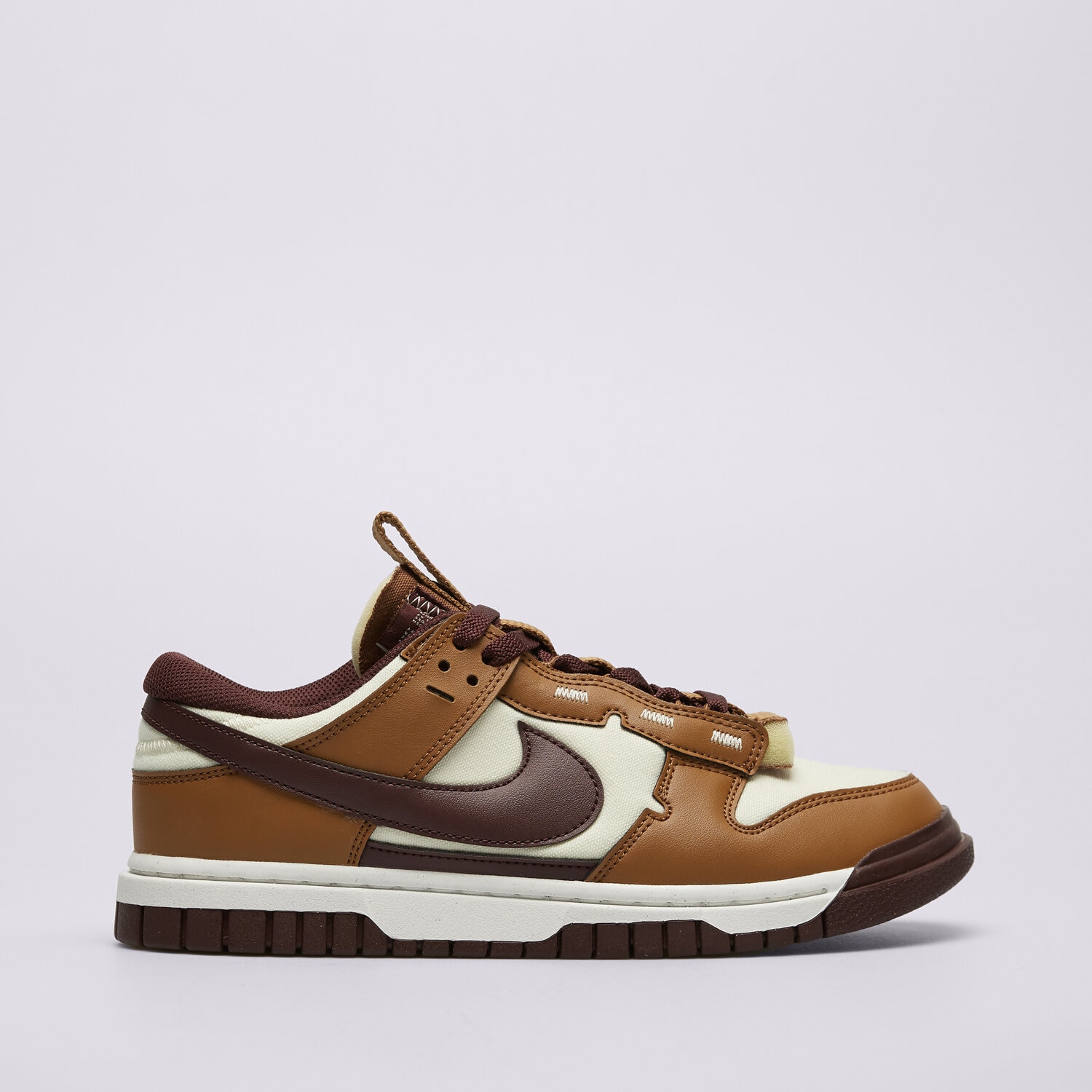 Buty sneakersy męskie NIKE DUNK LOW JUMBO FQ8248-200 BRĄZOWY