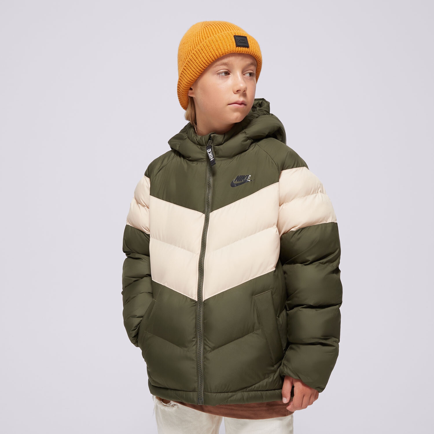 Dziecięca kurtka przejściowa (wiosenna/jesienna) NIKE KURTKA ZIMOWA K NSW SYN FL HD JCKT BOY FN7730-326 KHAKI