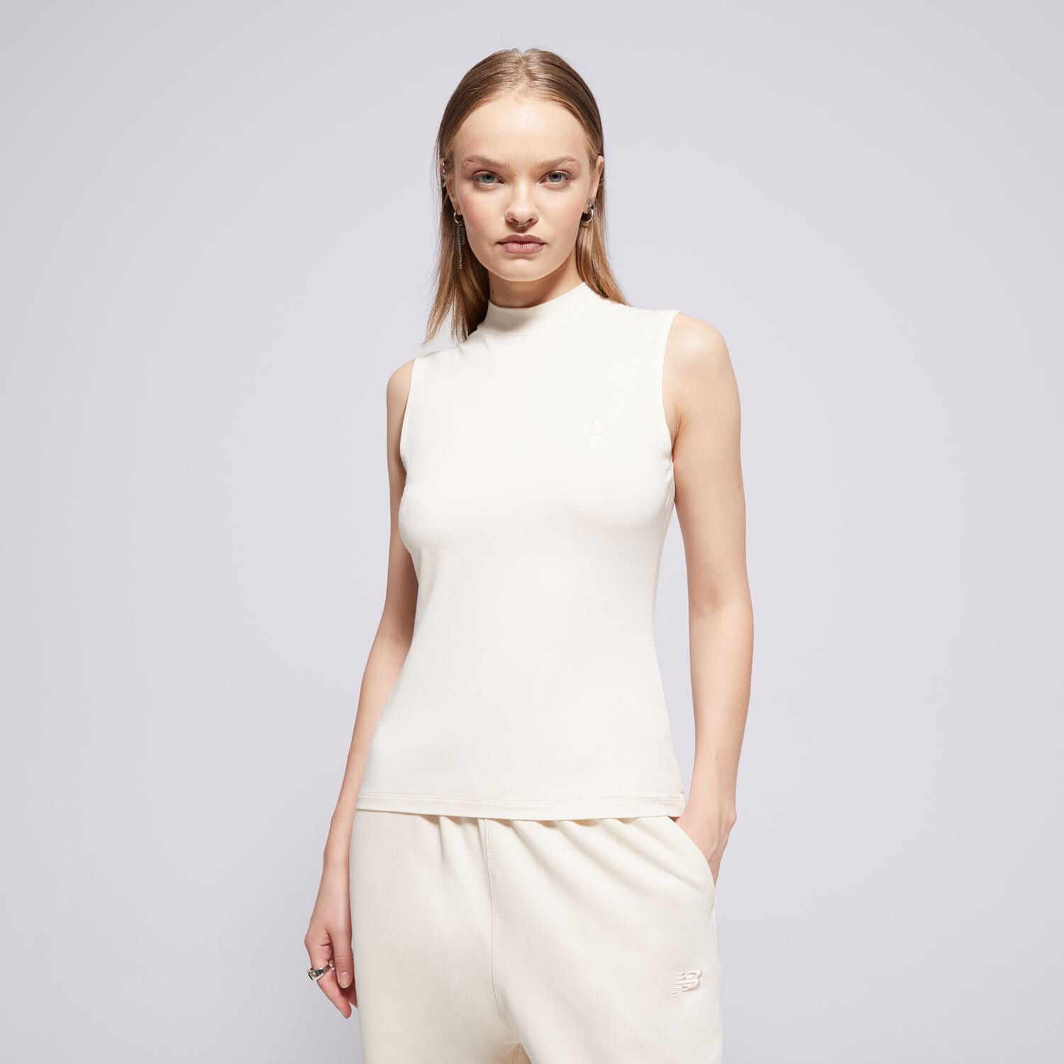 Koszulka, t-shirt damski ADIDAS TOP P ESS TOP IW5742 BIAŁY