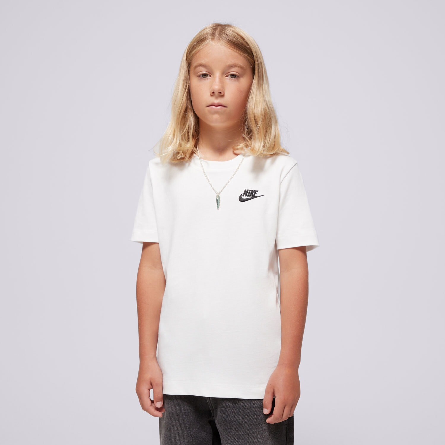 Koszulka, t-shirt dla dzieci NIKE T-SHIRT K NSW TEE EMB FUTURA LBR BOY FZ5177-100 BIAŁY